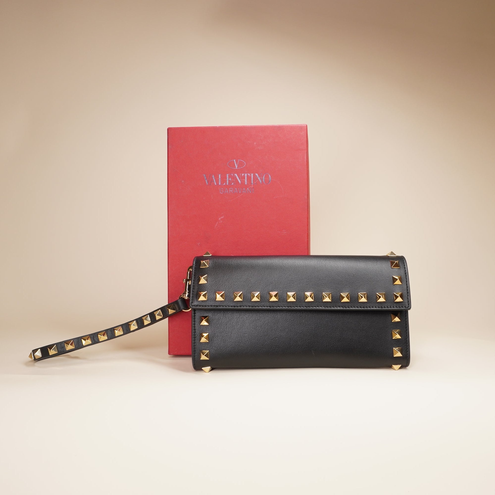 PRE-OWNED  Rockstud Long Wallet Black Leather 