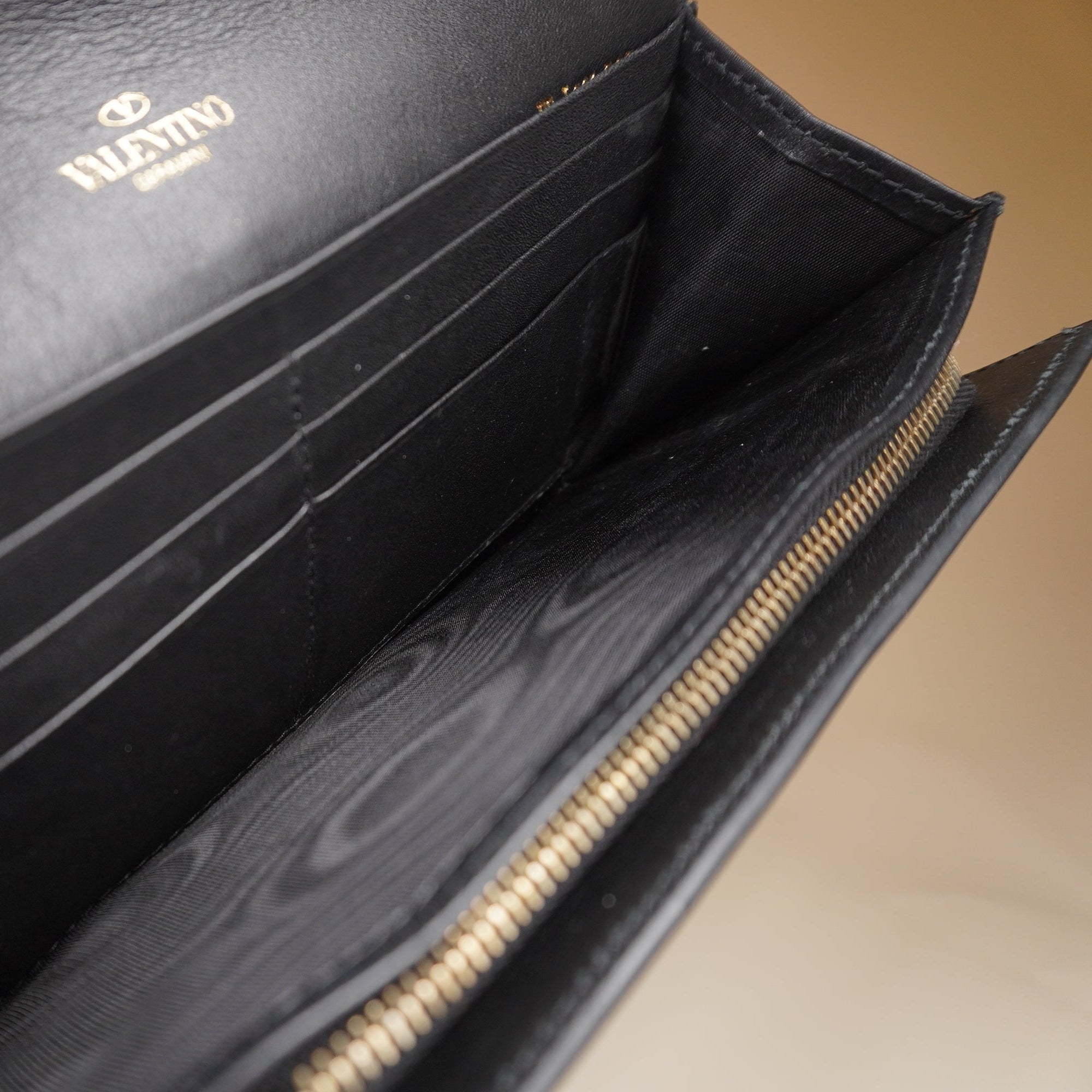 PRE-OWNED  Rockstud Long Wallet Black Leather 