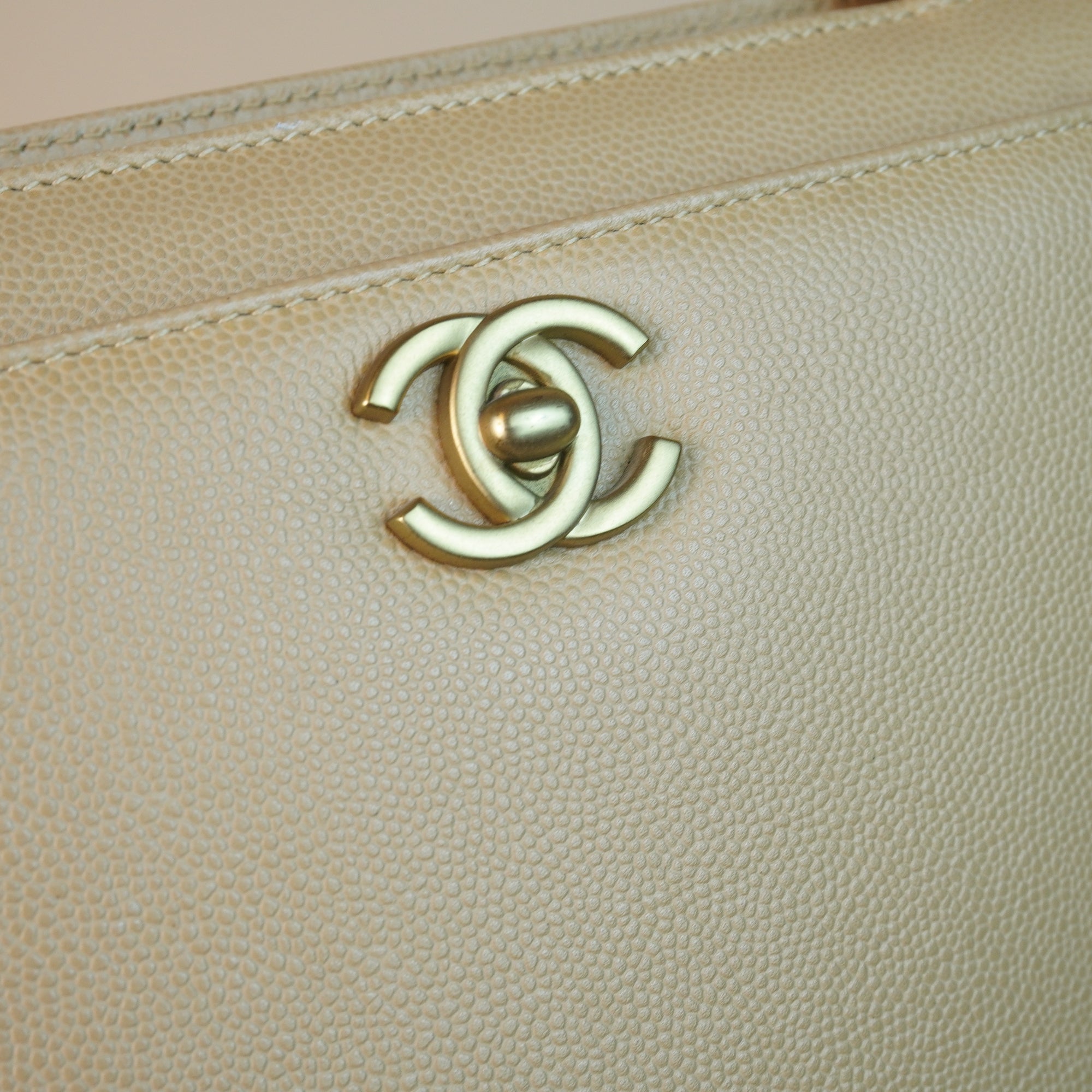 PRE-OWNED CC Beige Caviar Leather Turnlock Tote