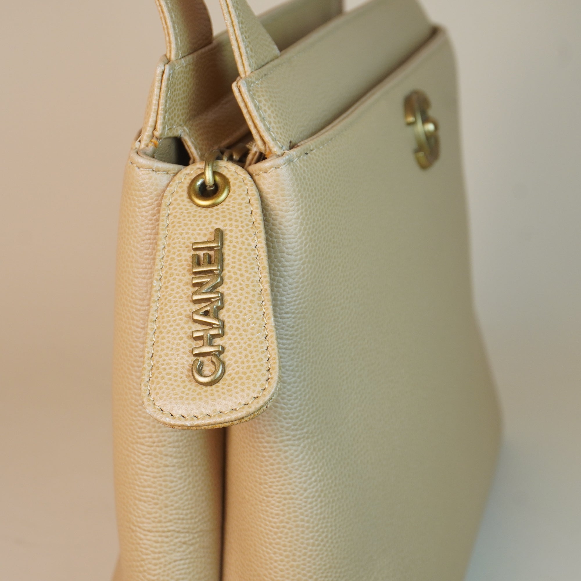 PRE-OWNED CC Beige Caviar Leather Turnlock Tote