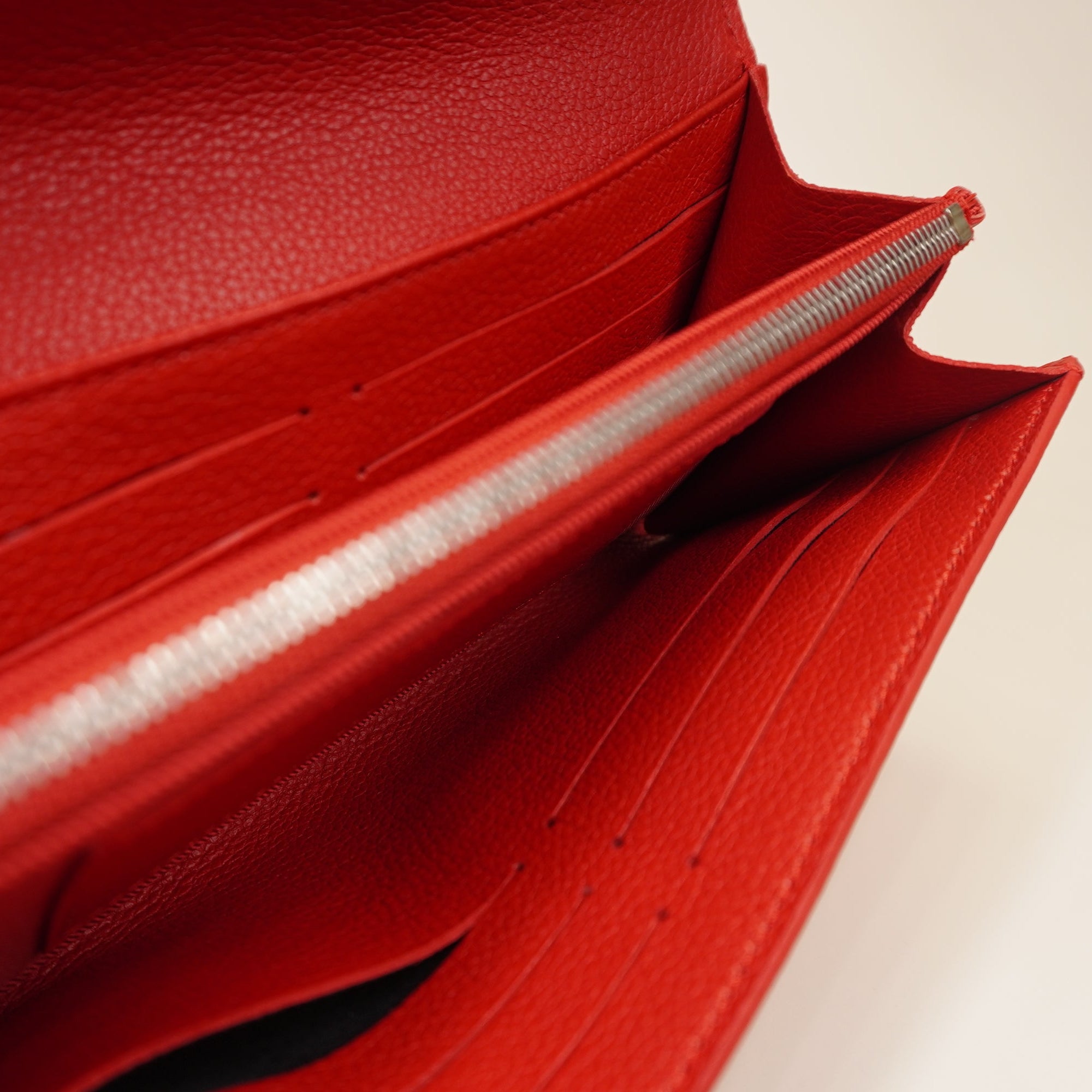 PRE-OWNED Lockme Calfskin Long Leather Wallet Red