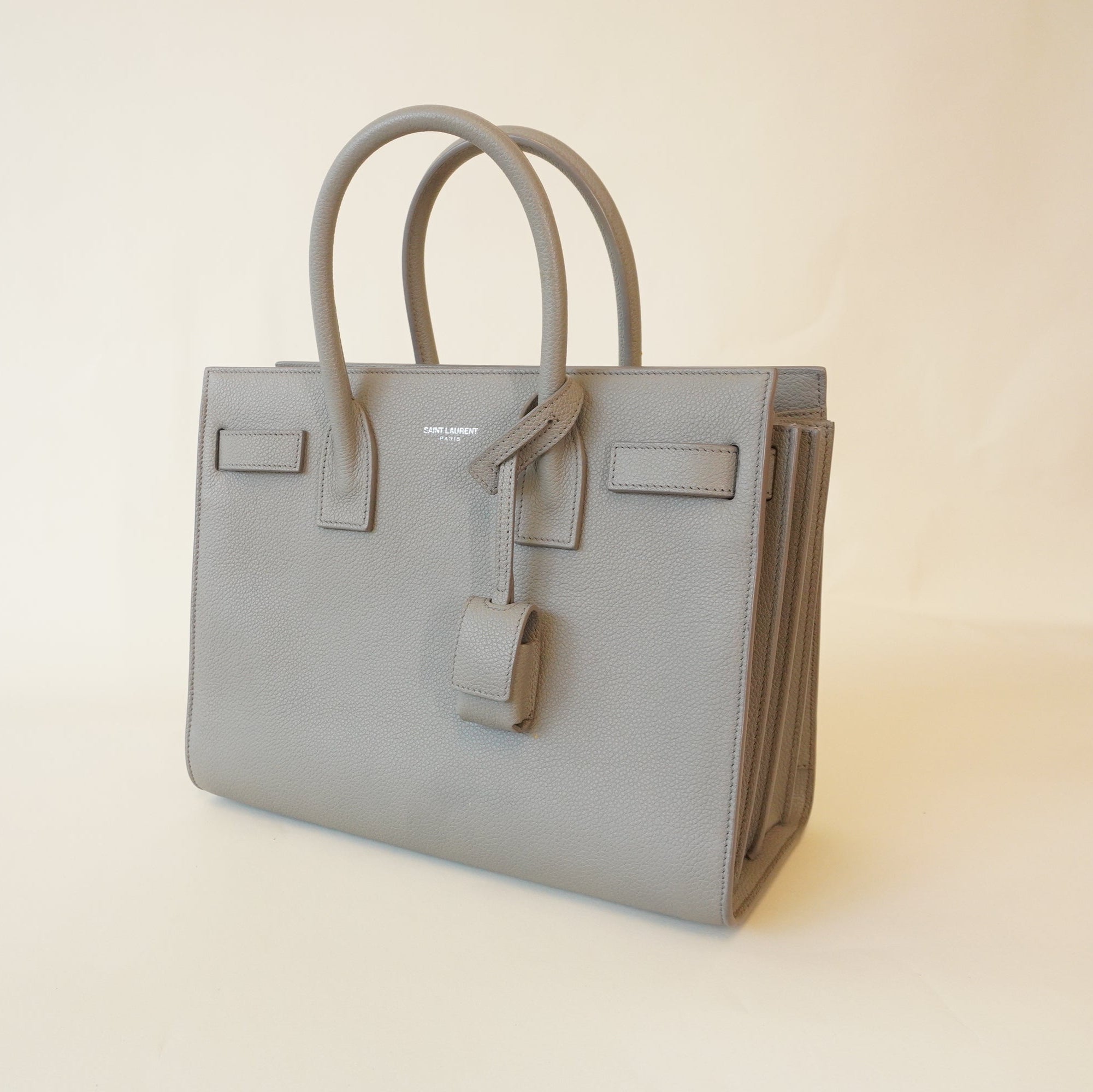 PRE-OWNED Sac de Jour Small Pespunte Pebbled Light Grey Handbag