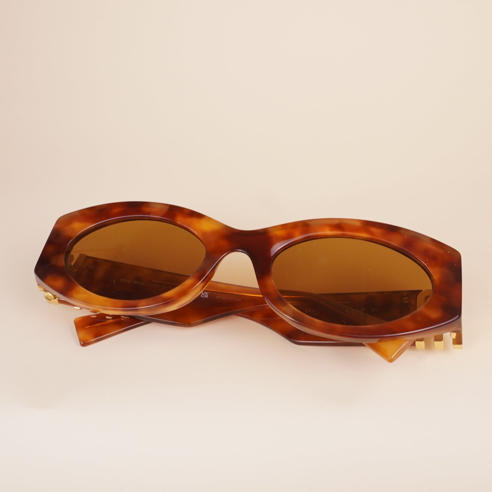 PRE-OWNED Tortoiseshell Cat-Eye Sunglasses