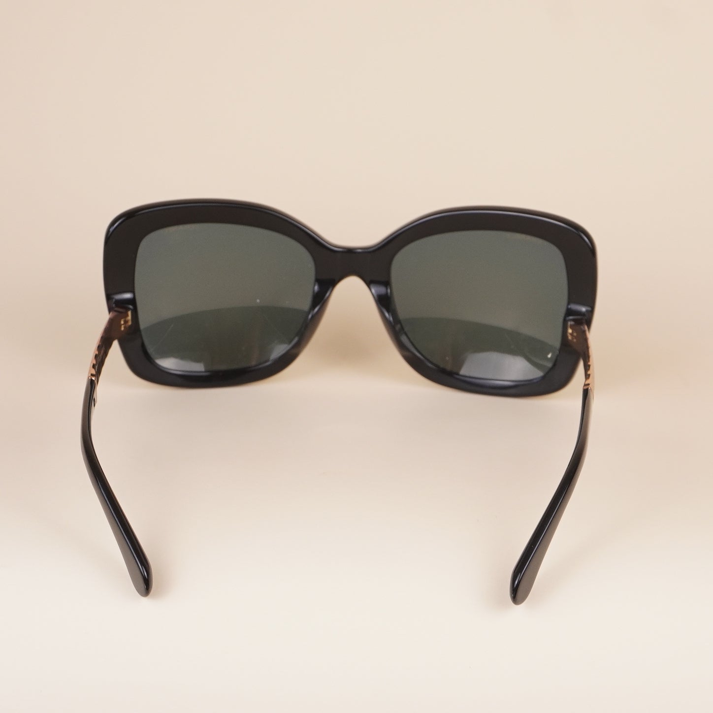PRE-OWNED CC Black Acrylic Gold Toned Metal Quilted Side Sunglasses