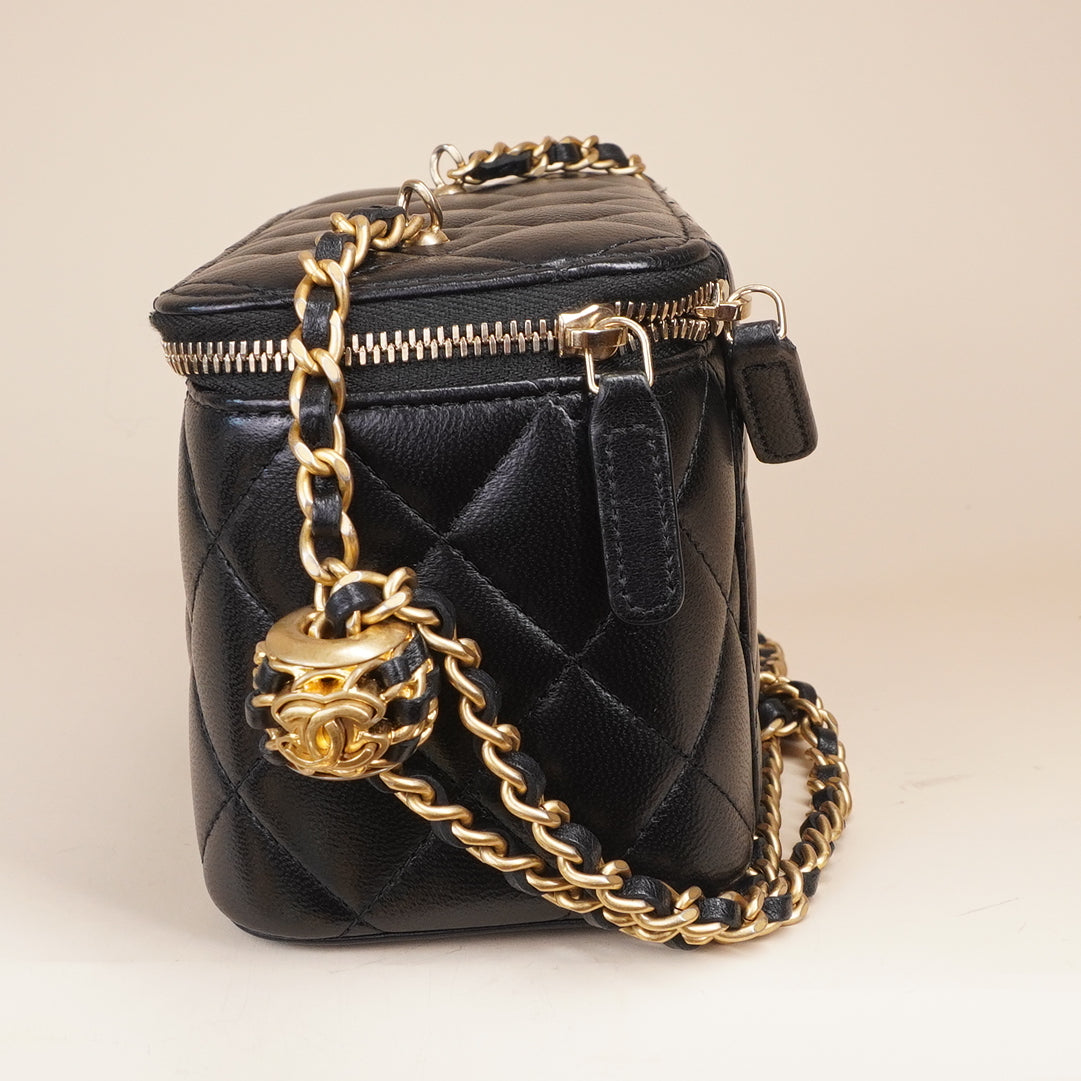 PRE-OWNED CC Black Lambskin Quilted Pearl Crush Small Vanity Case Crossbody Bag