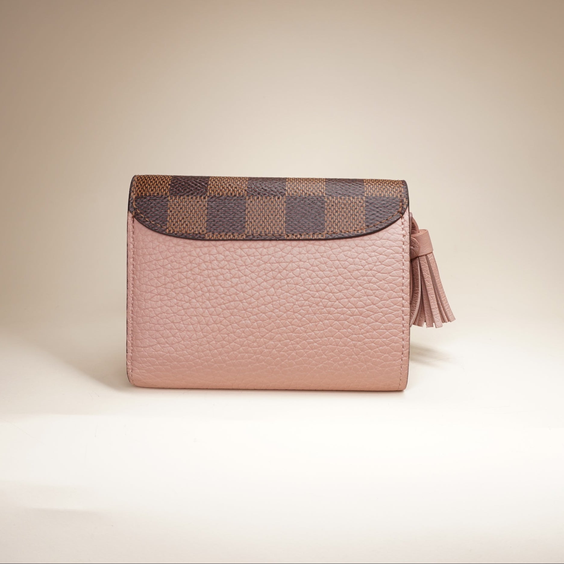 PRE-OWNED LV Portefeuille Croisette Magnolia Short Wallet