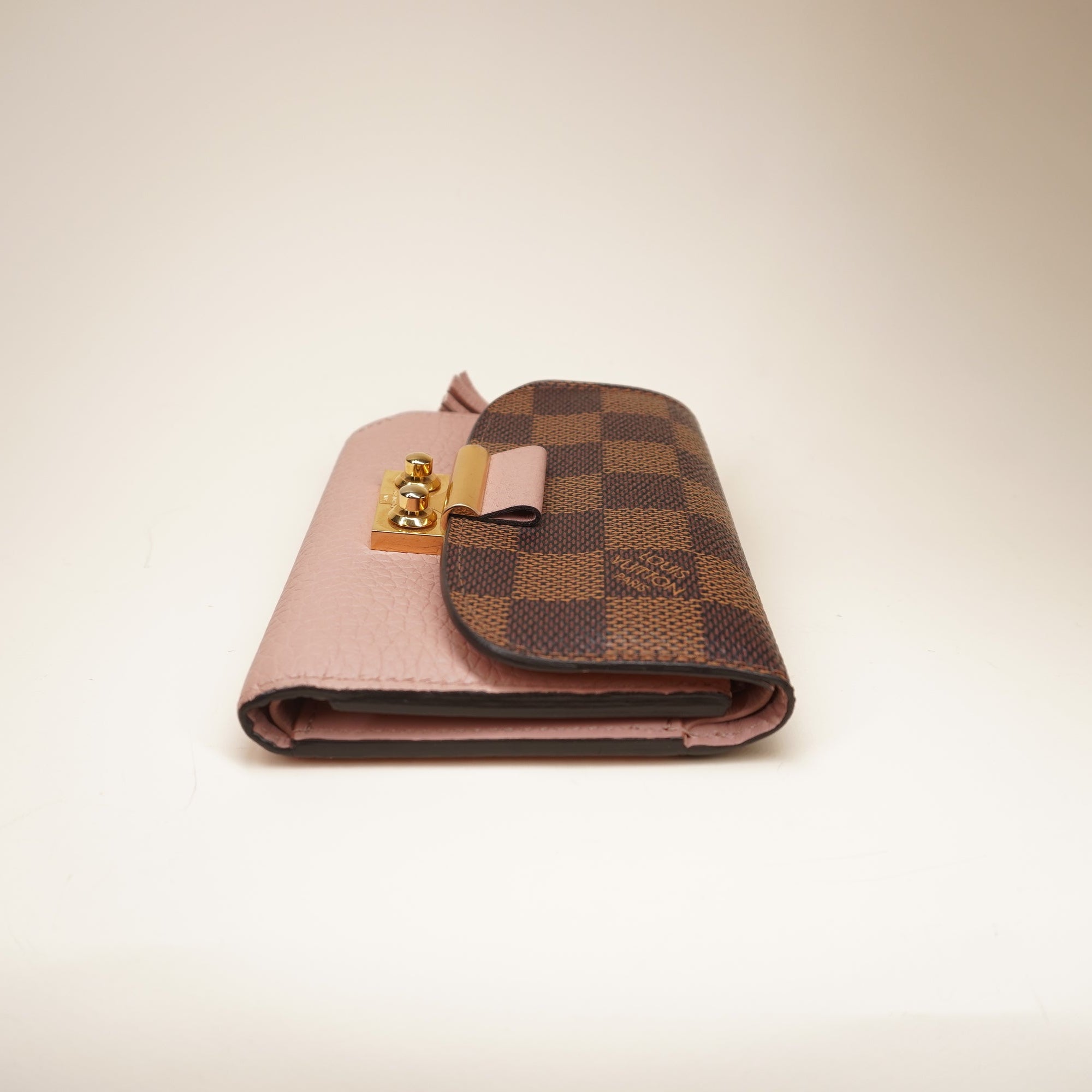 PRE-OWNED LV Portefeuille Croisette Magnolia Short Wallet
