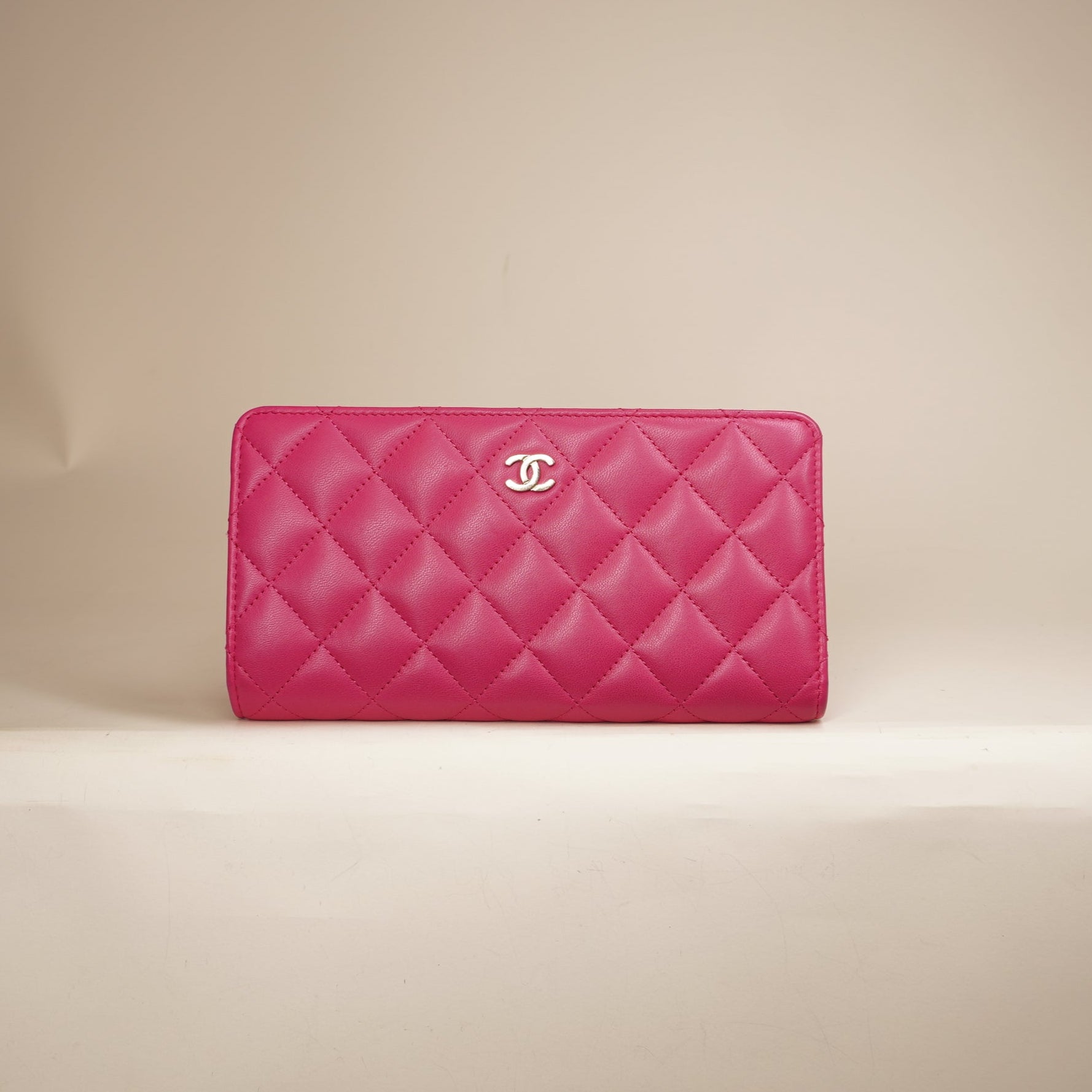 PRE-OWNED CC Pink Caviar Quilted Large Gusset Fold Wallet