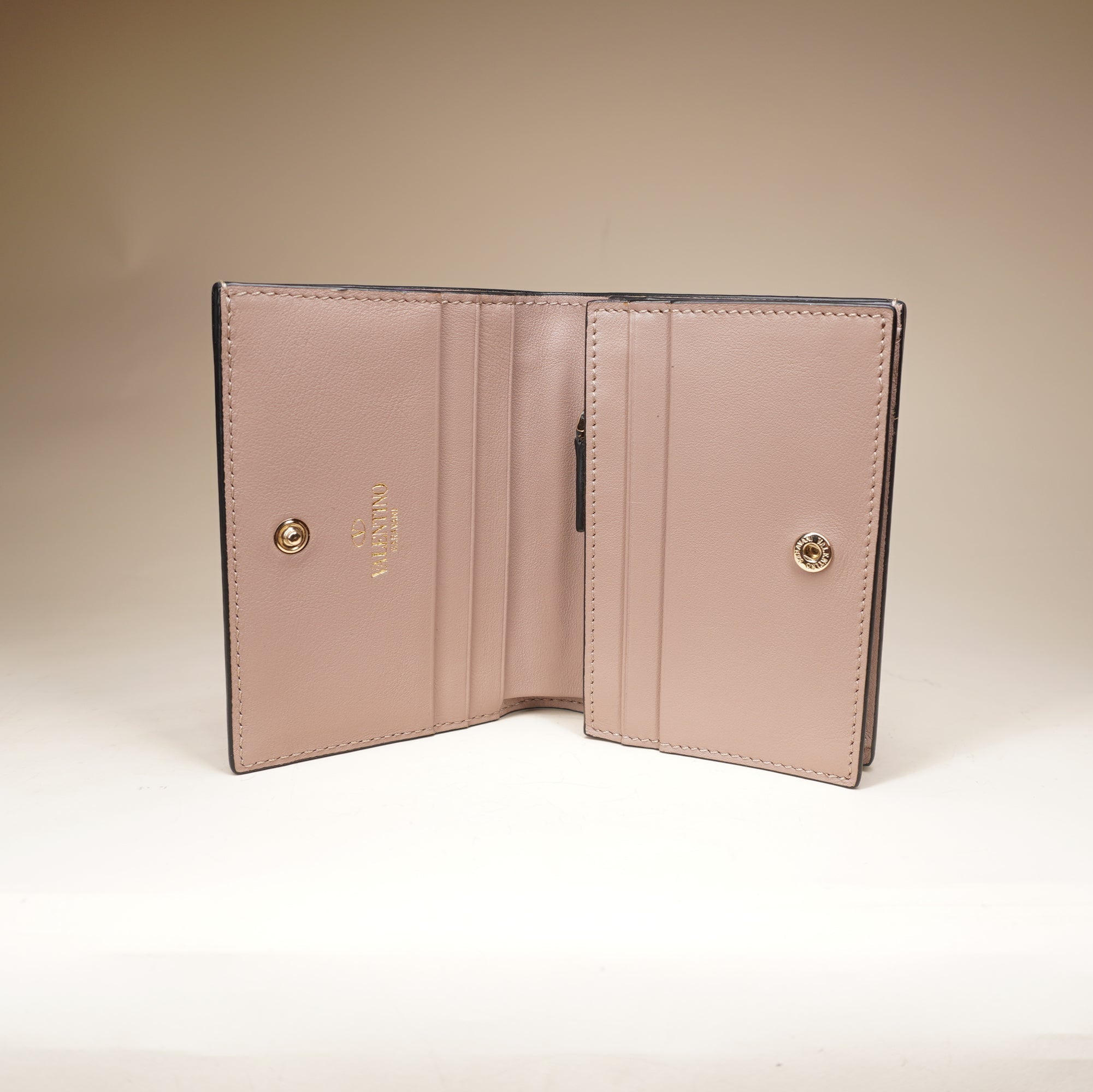 PRE-OWNED Light Pink Small Rockstud Wallet
