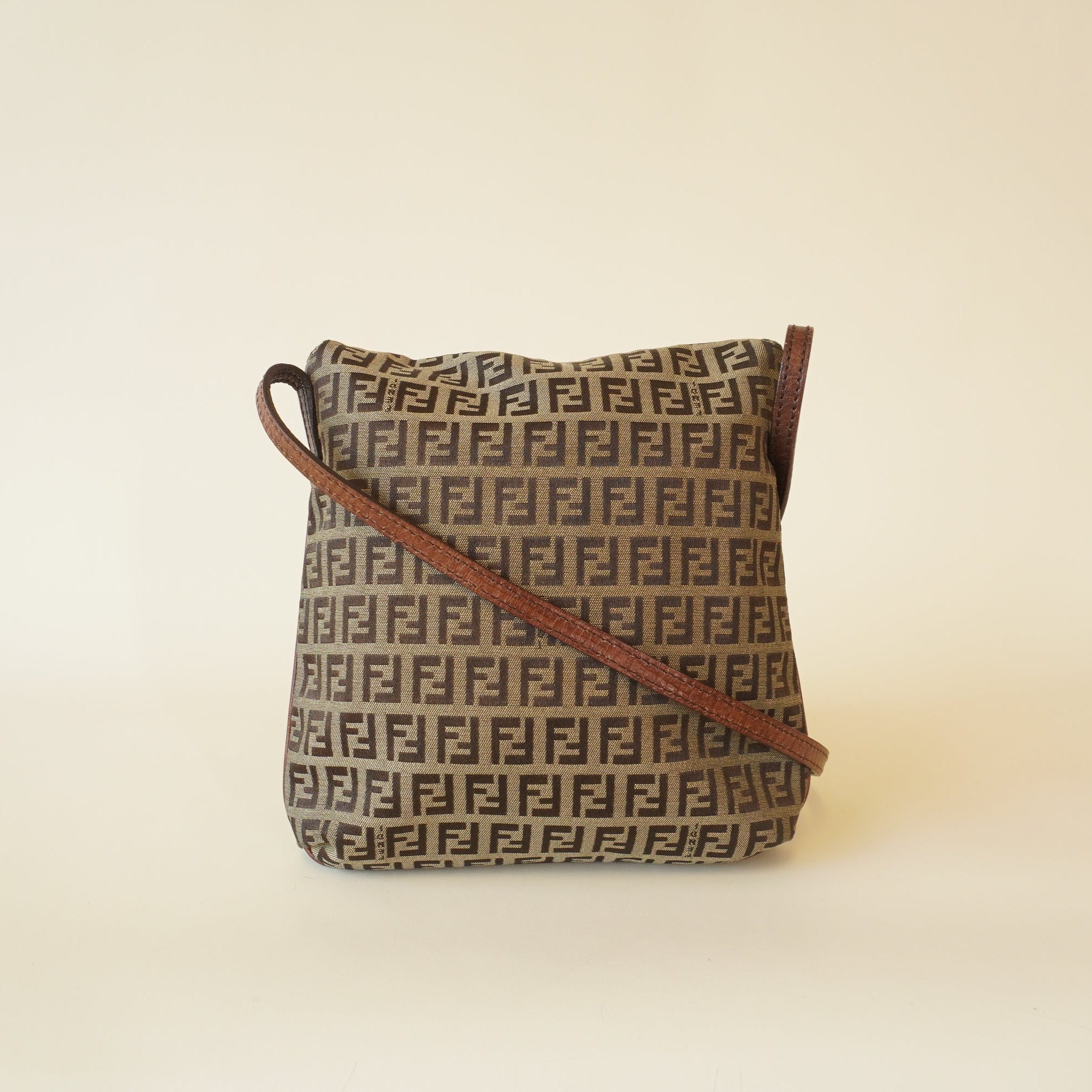 PRE-OWNED FF Zucchino Vitello Crossbody Bag Mogano Panna Bruciato