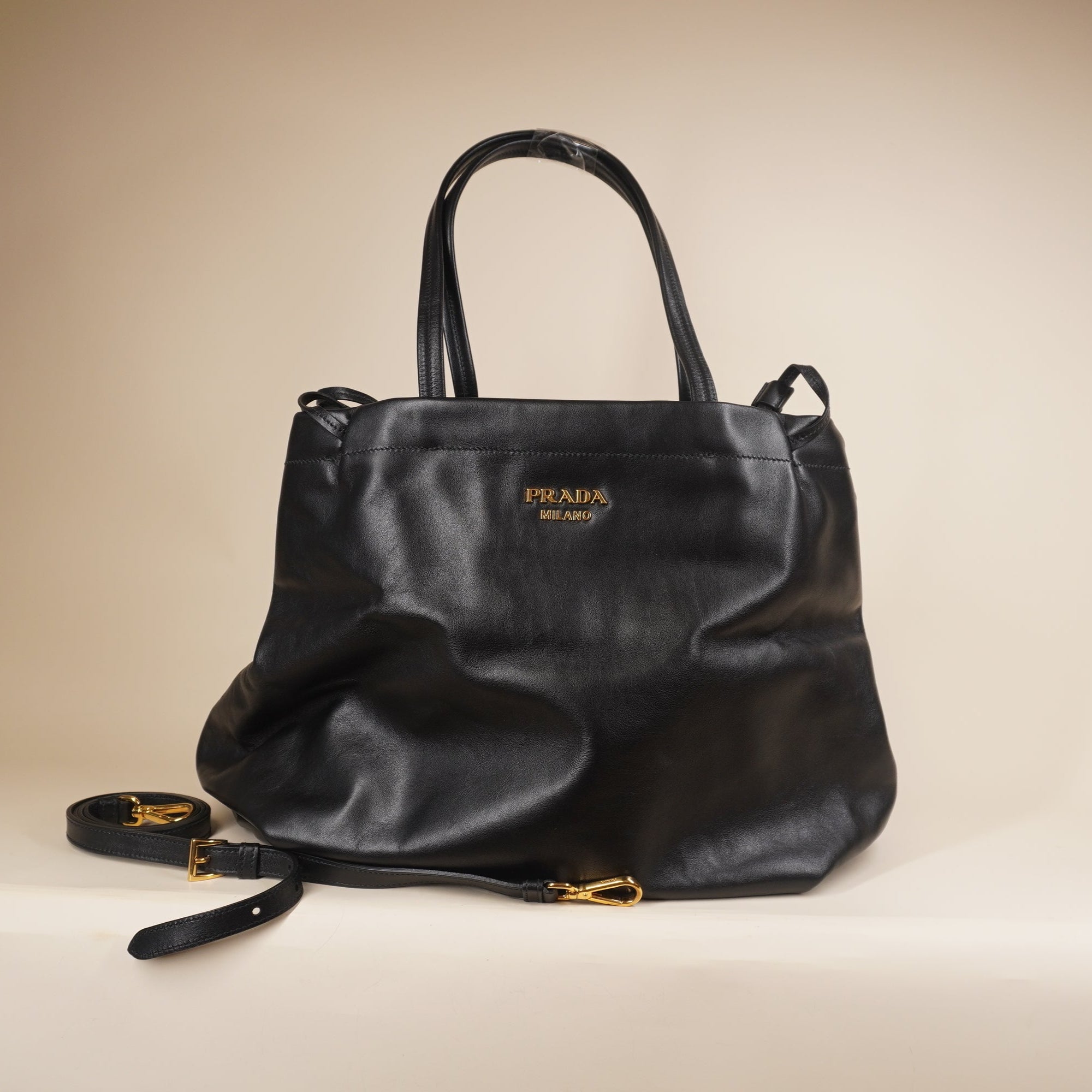 PRE-OWNED Vitello Daino Tote Black Shoulder bag