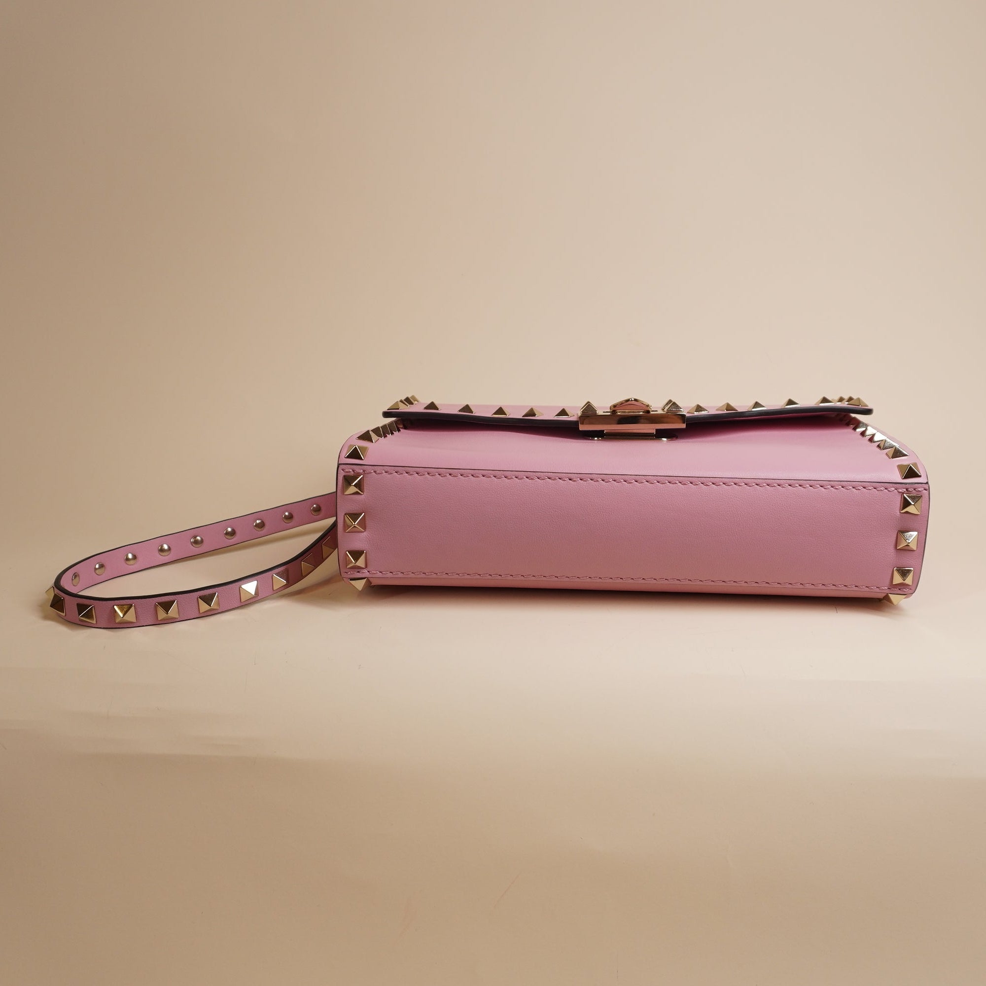 PRE-OWNED Pink Rockstud Flip Lock Shoulder Bag