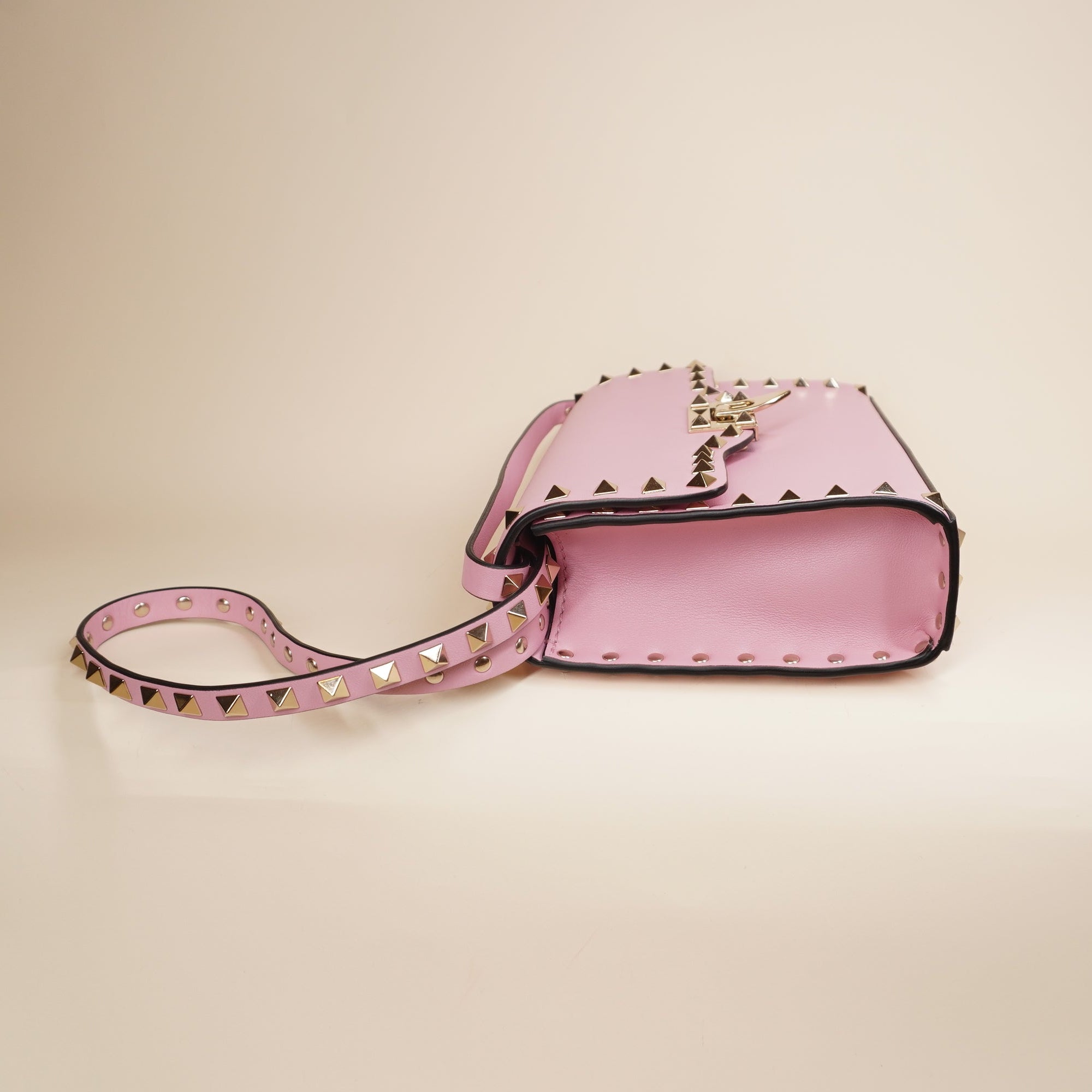 PRE-OWNED Pink Rockstud Flip Lock Shoulder Bag