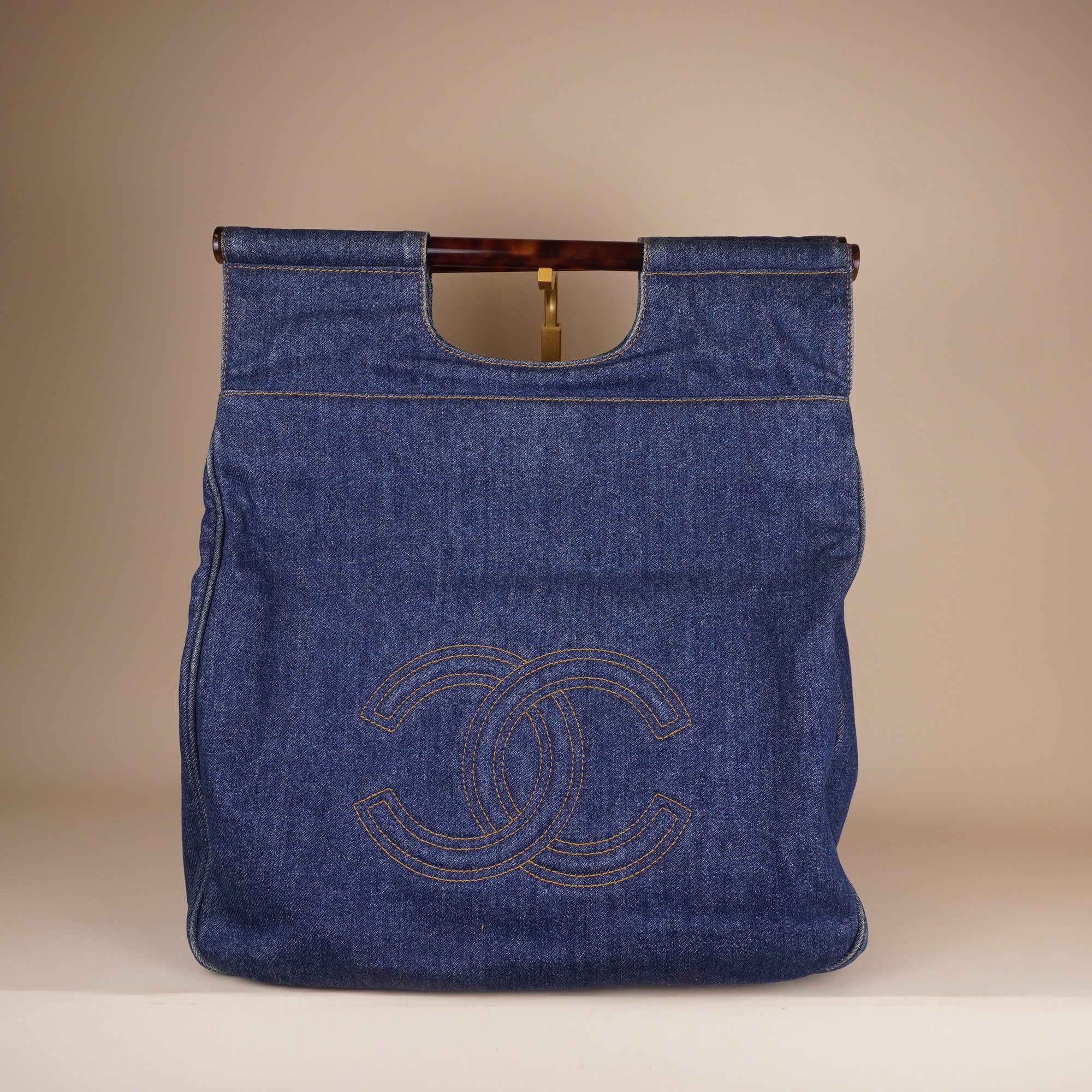 PRE-OWNED CC Denim Tortoise Shell Handle Tote Bag Blue Classic