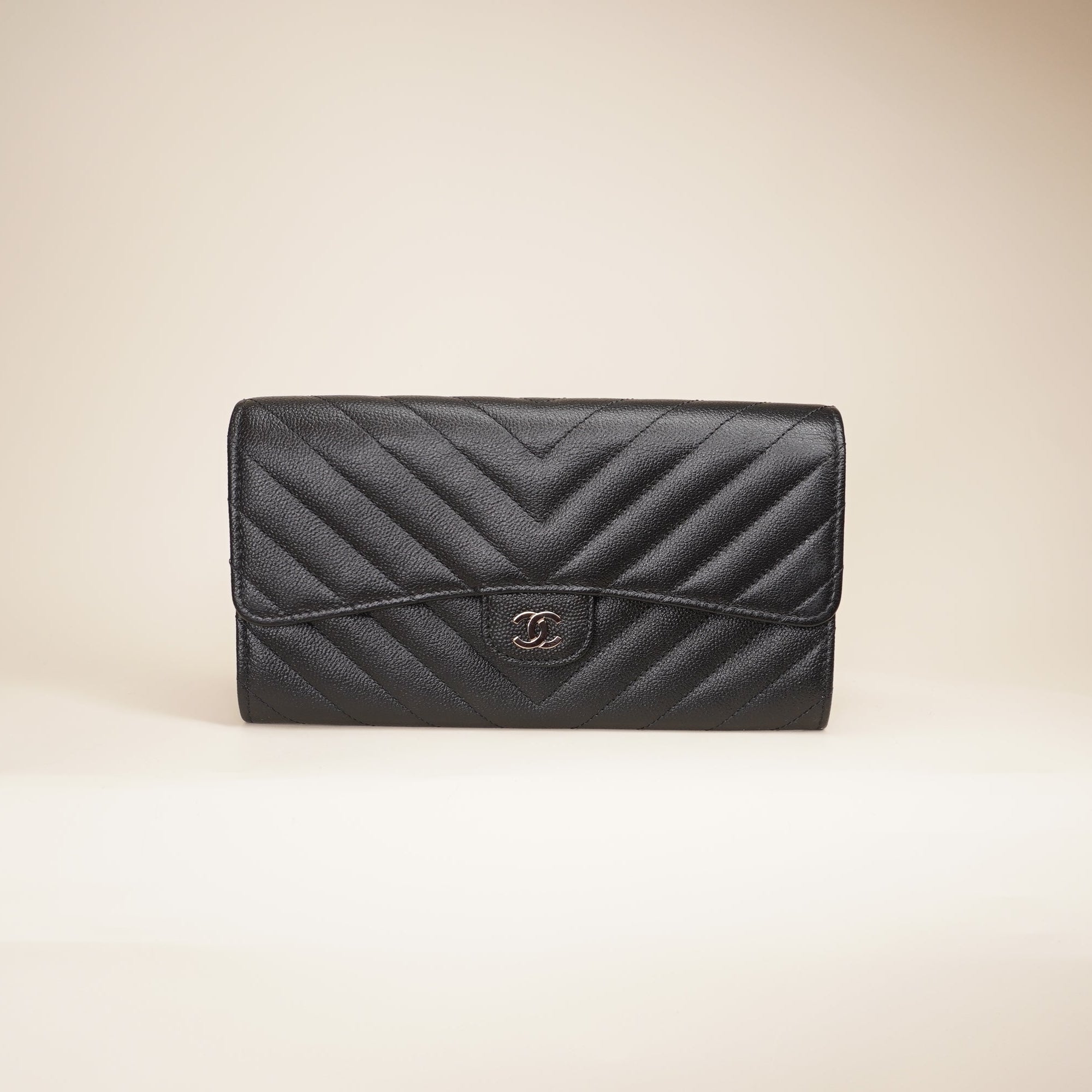 PRE-OWNED CC Black Caviar Chevron Quilted Large Wallet