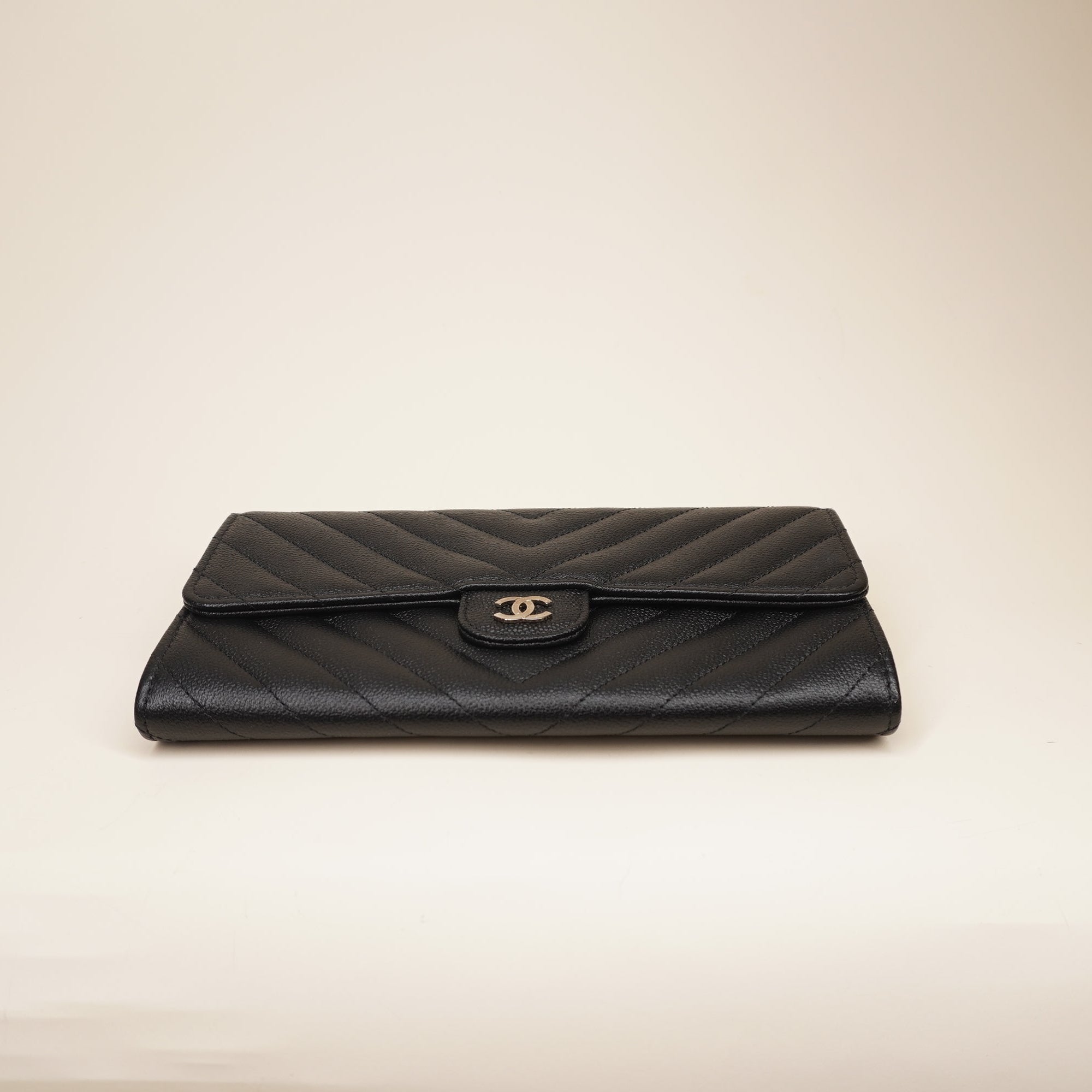 PRE-OWNED CC Black Caviar Chevron Quilted Large Wallet