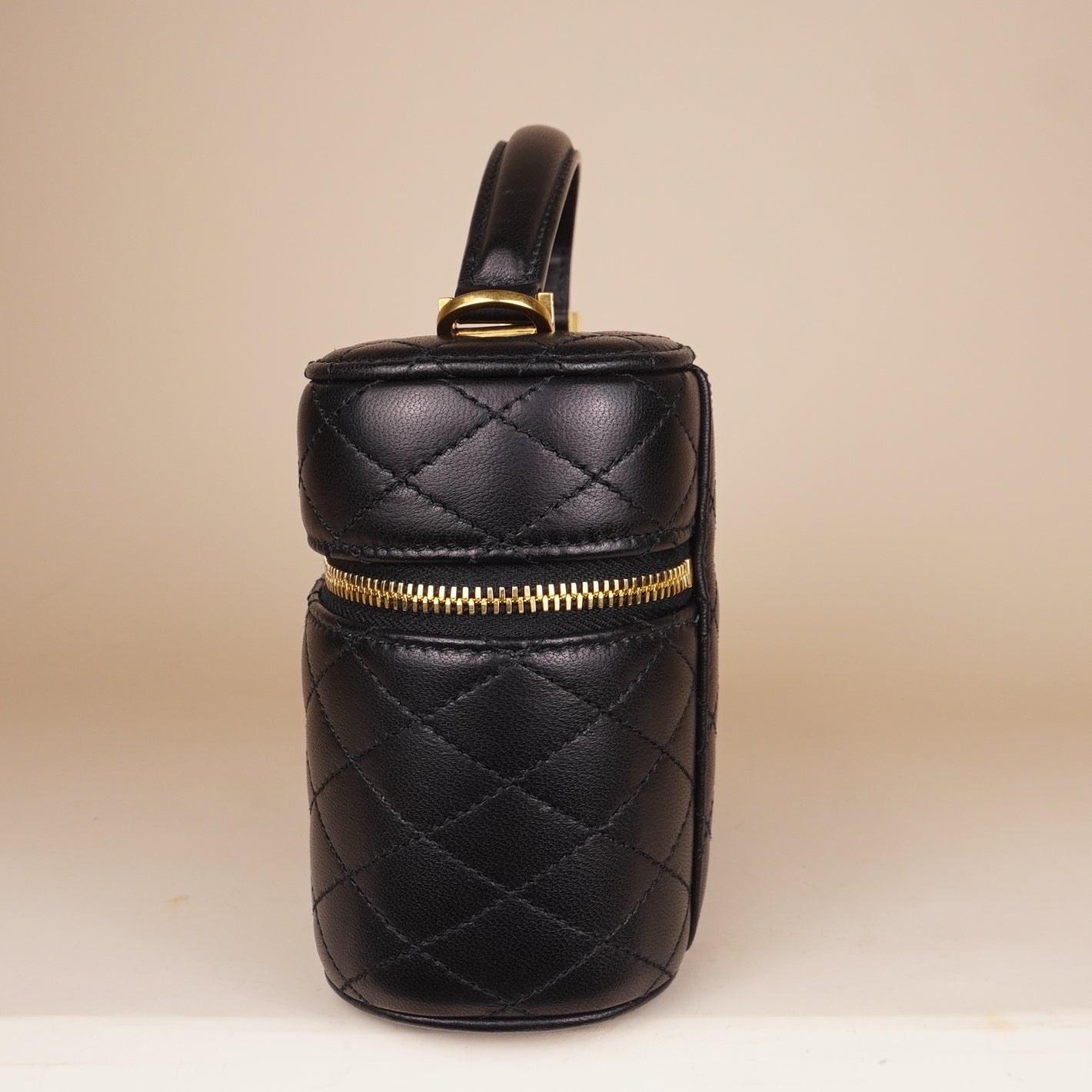 PRE-OWNED Lambskin Quilted Gaby Medium Vanity Case Black