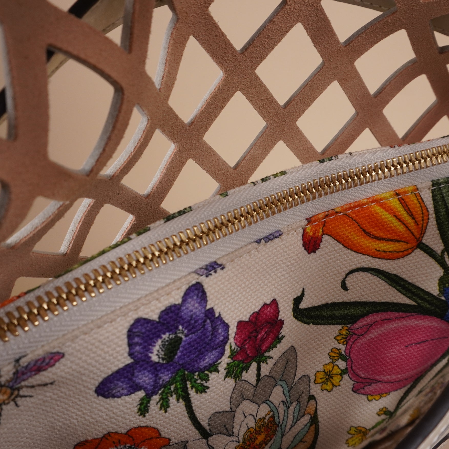 PRE-OWNED GG Flora Infinity Cutout Shoulder Bag White Multicolor