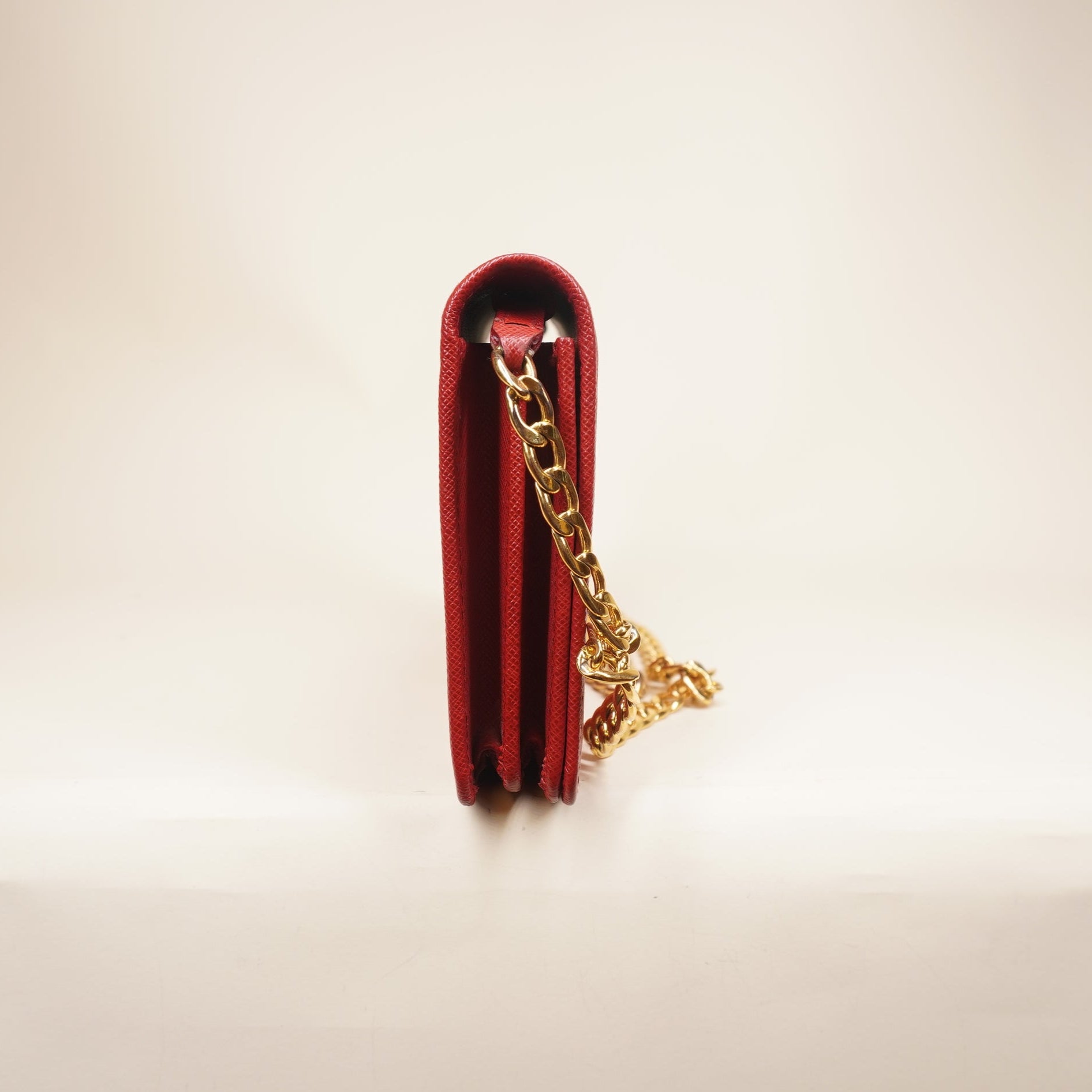 PRE-OWNED Red Saffiano Bandoliera Flip Lock Chain Crossbody Bag