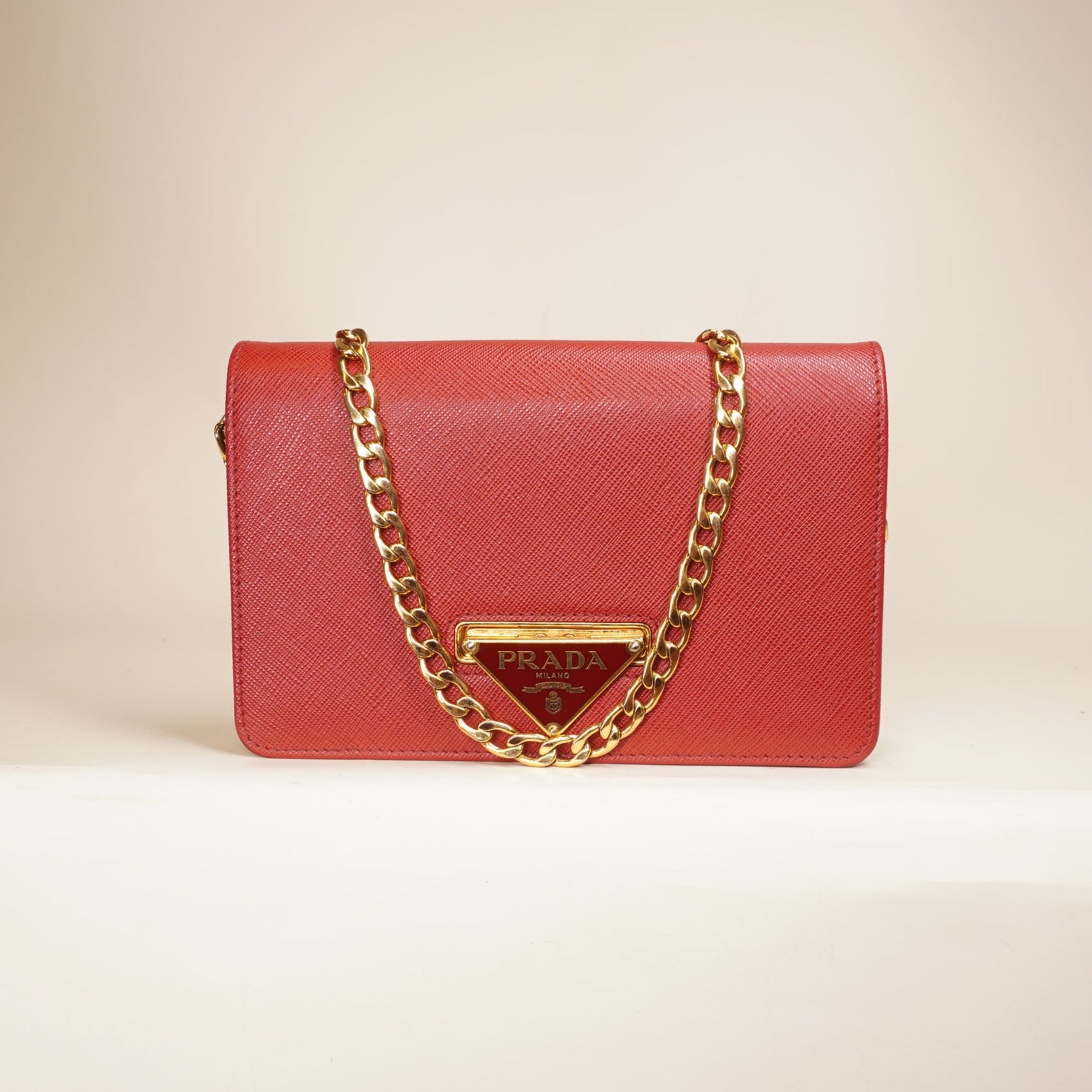 PRE-OWNED Red Saffiano Bandoliera Flip Lock Chain Crossbody Bag