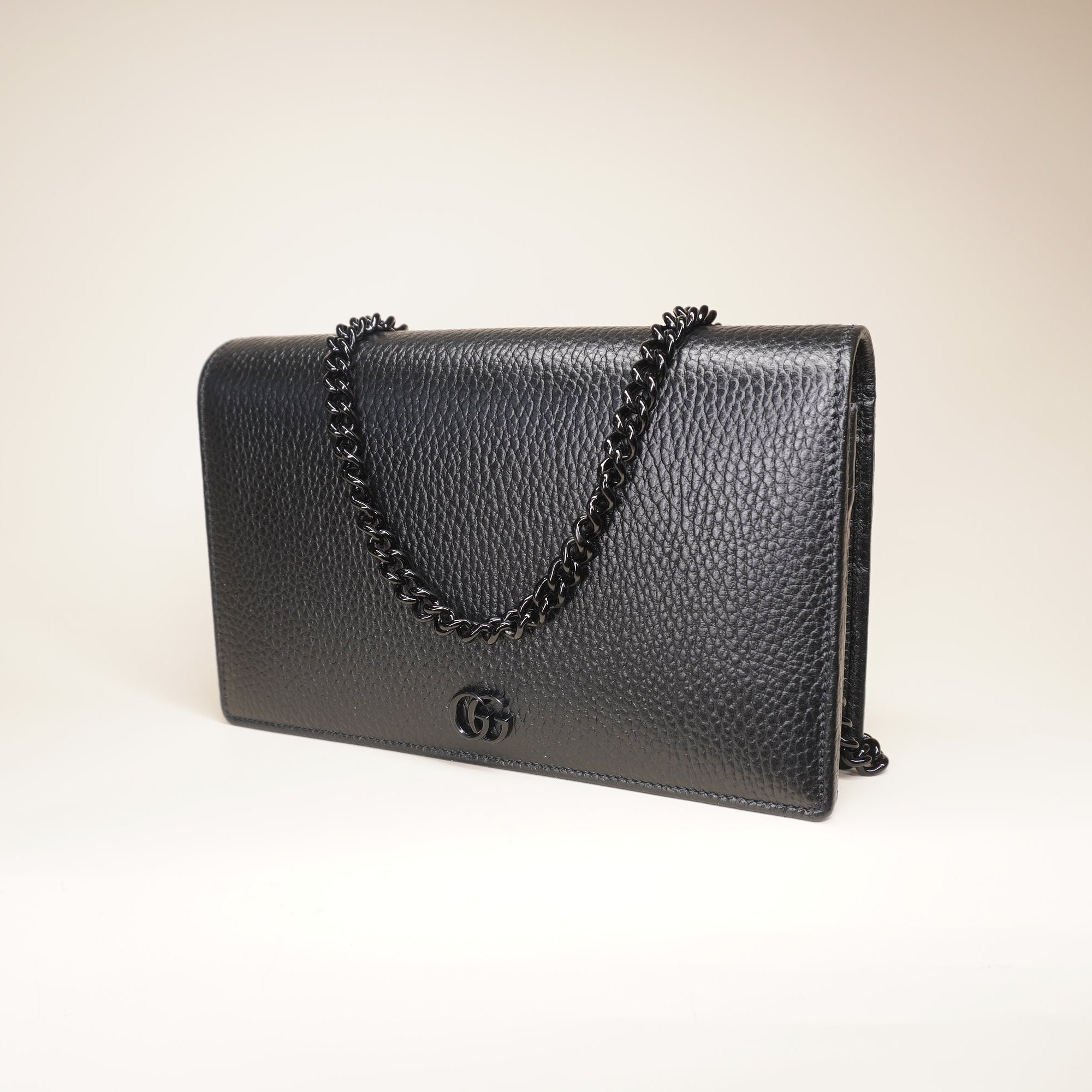 PRE-OWNED Black GG Marmont Wallet on a Chain Crossbody Bag