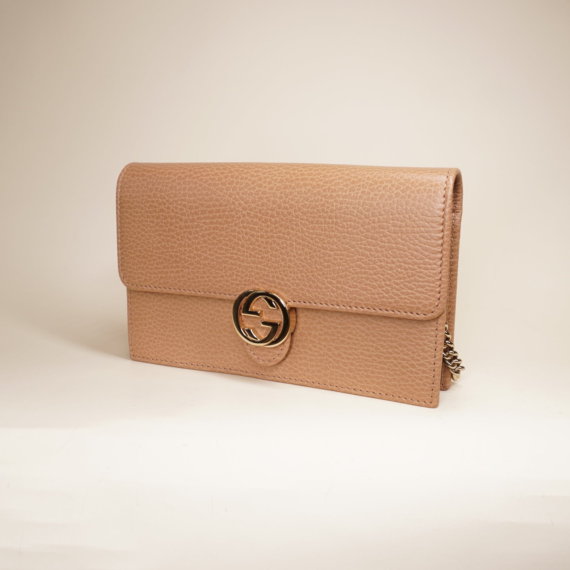 PRE-OWNED GG Beige G Interlocking Wallet on a Chain Crossbody Bag