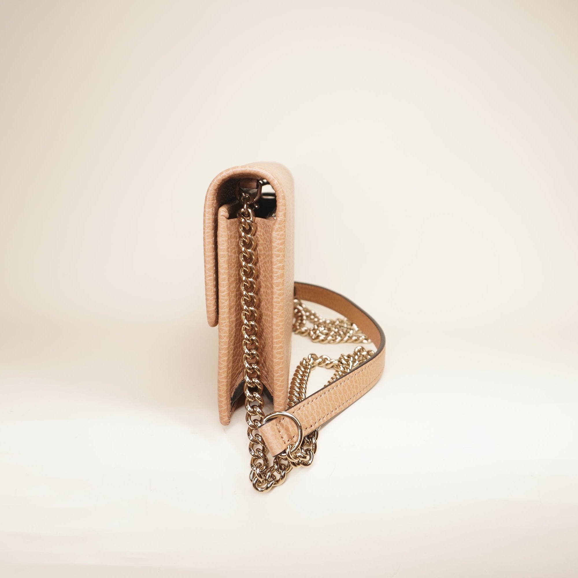 PRE-OWNED GG Beige G Interlocking Wallet on a Chain Crossbody Bag