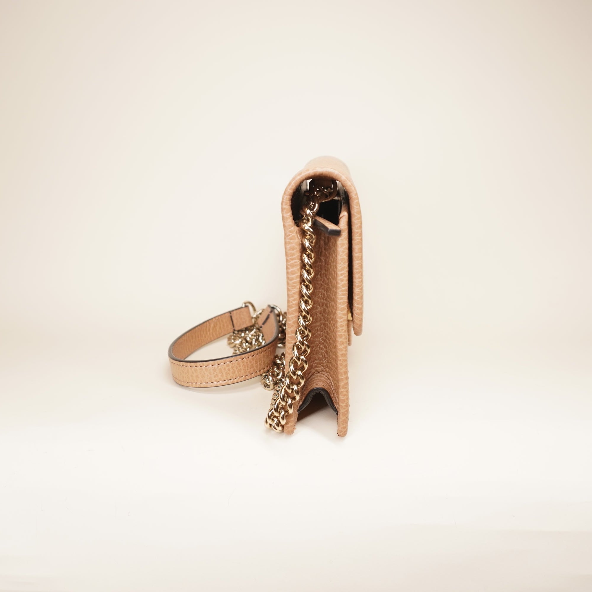 PRE-OWNED GG Beige G Interlocking Wallet on a Chain Crossbody Bag