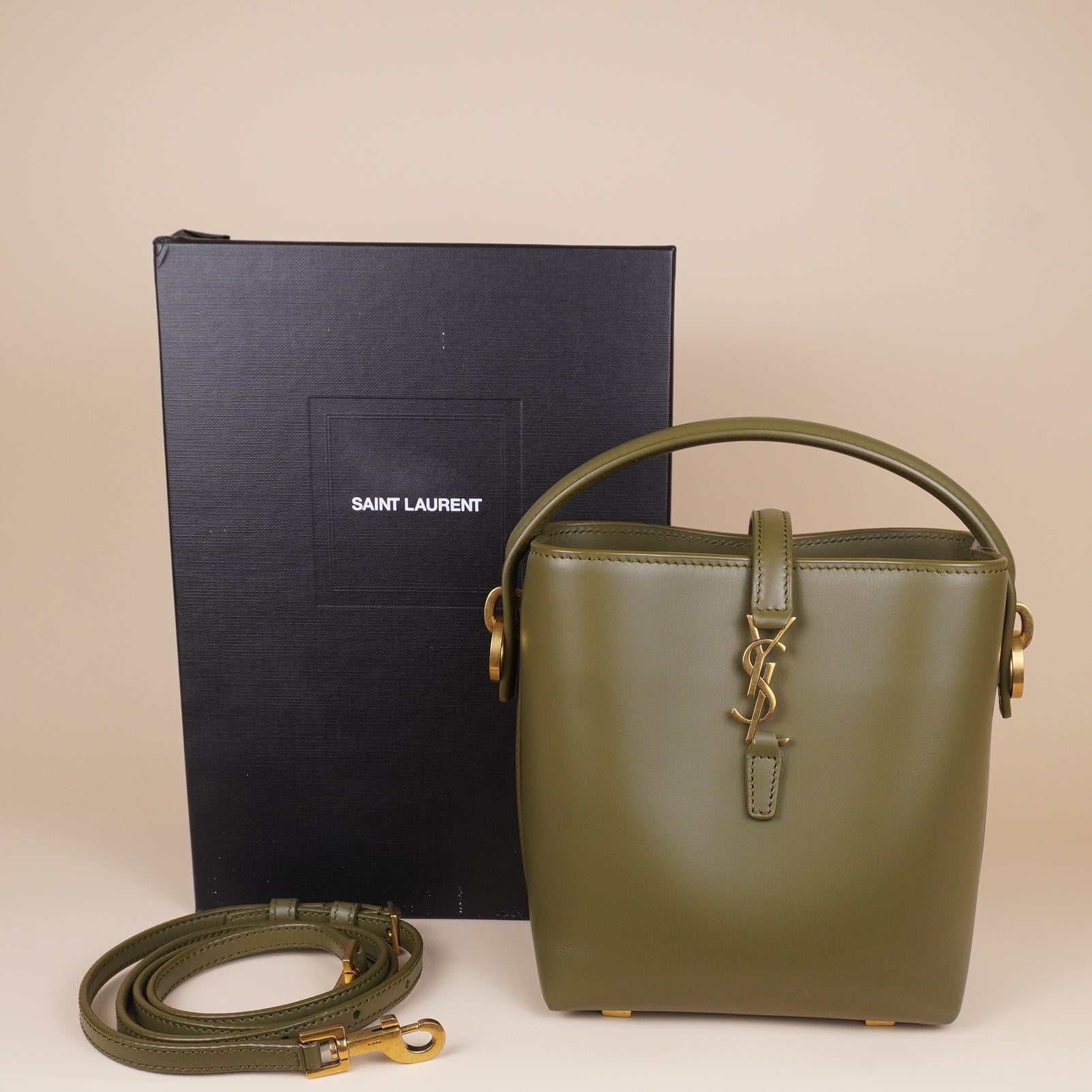 PRE-OWNED Shiny Calfskin Le 37 Mini Bucket Bag Strong Moss