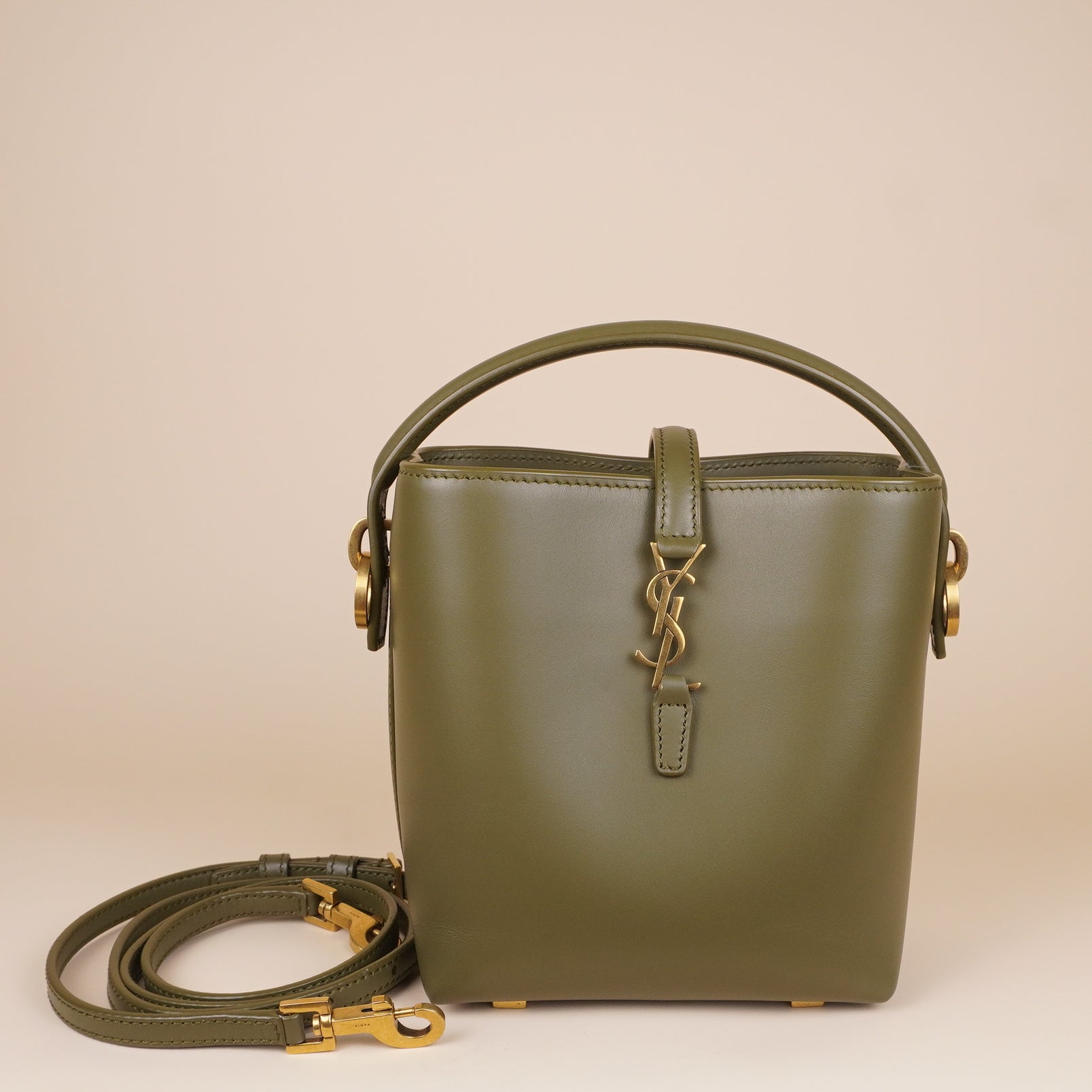 PRE-OWNED Shiny Calfskin Le 37 Mini Bucket Bag Strong Moss