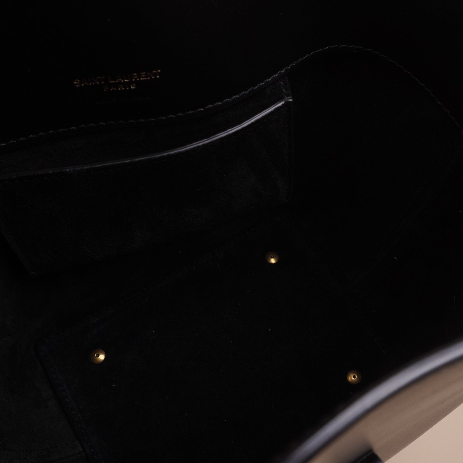 PRE-OWNED Black Shiny Calfskin Leather Small Le 37 Bucket Bag
