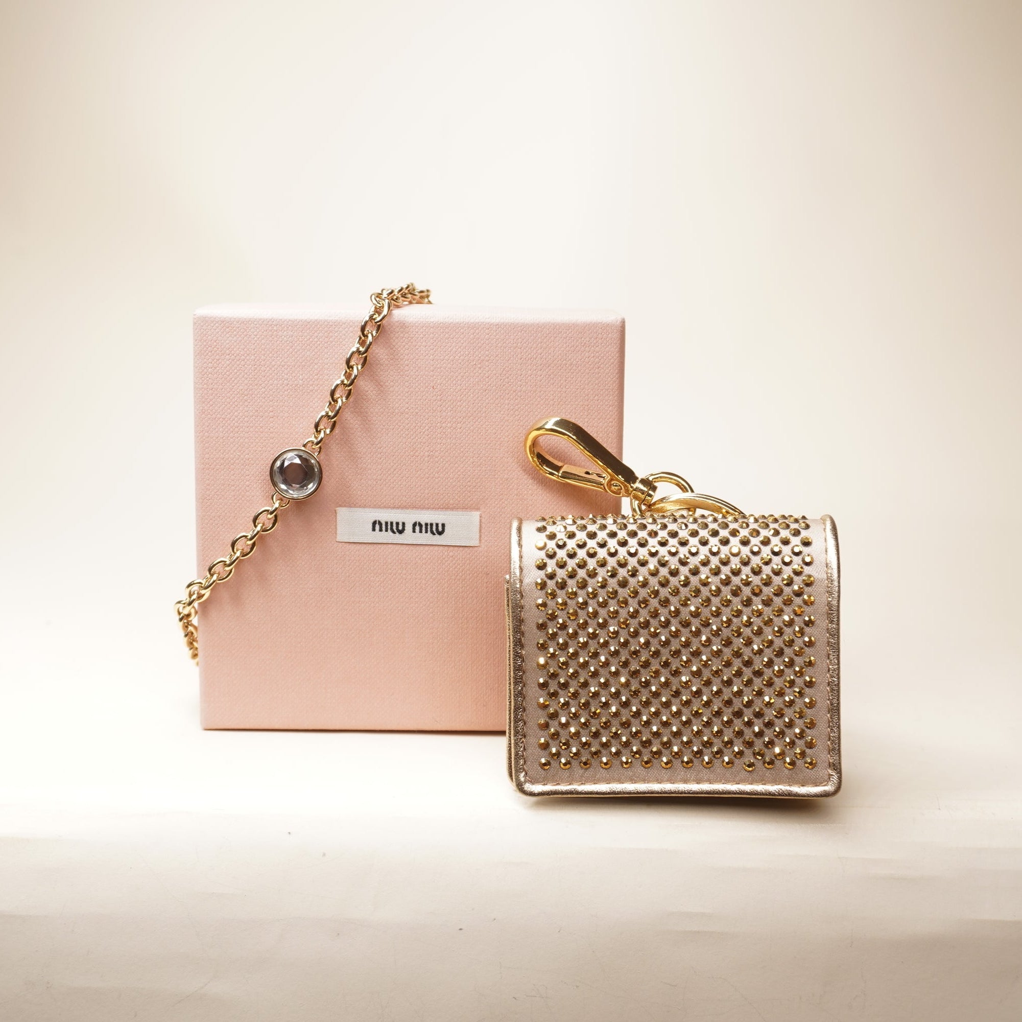 PRE-OWNED Gold Crystal Airpods Case