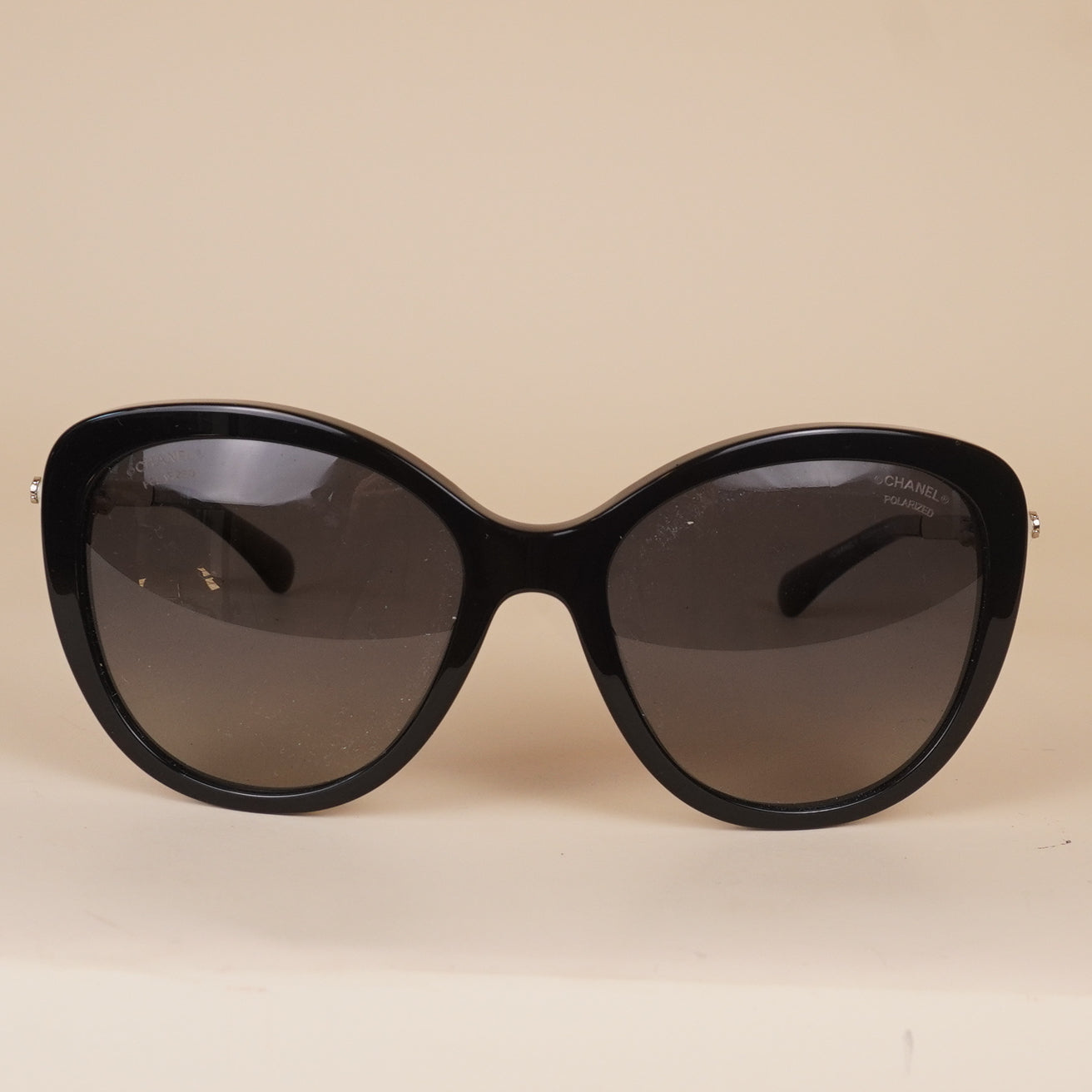 PRE-OWNED CC Butterfly Pearl Polarized Sunglasses 5338-H Black