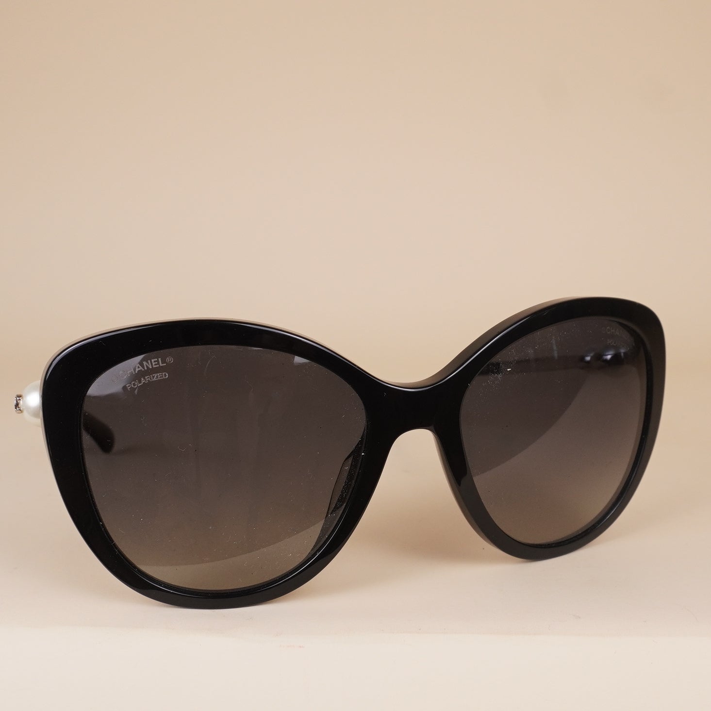 PRE-OWNED CC Butterfly Pearl Polarized Sunglasses 5338-H Black