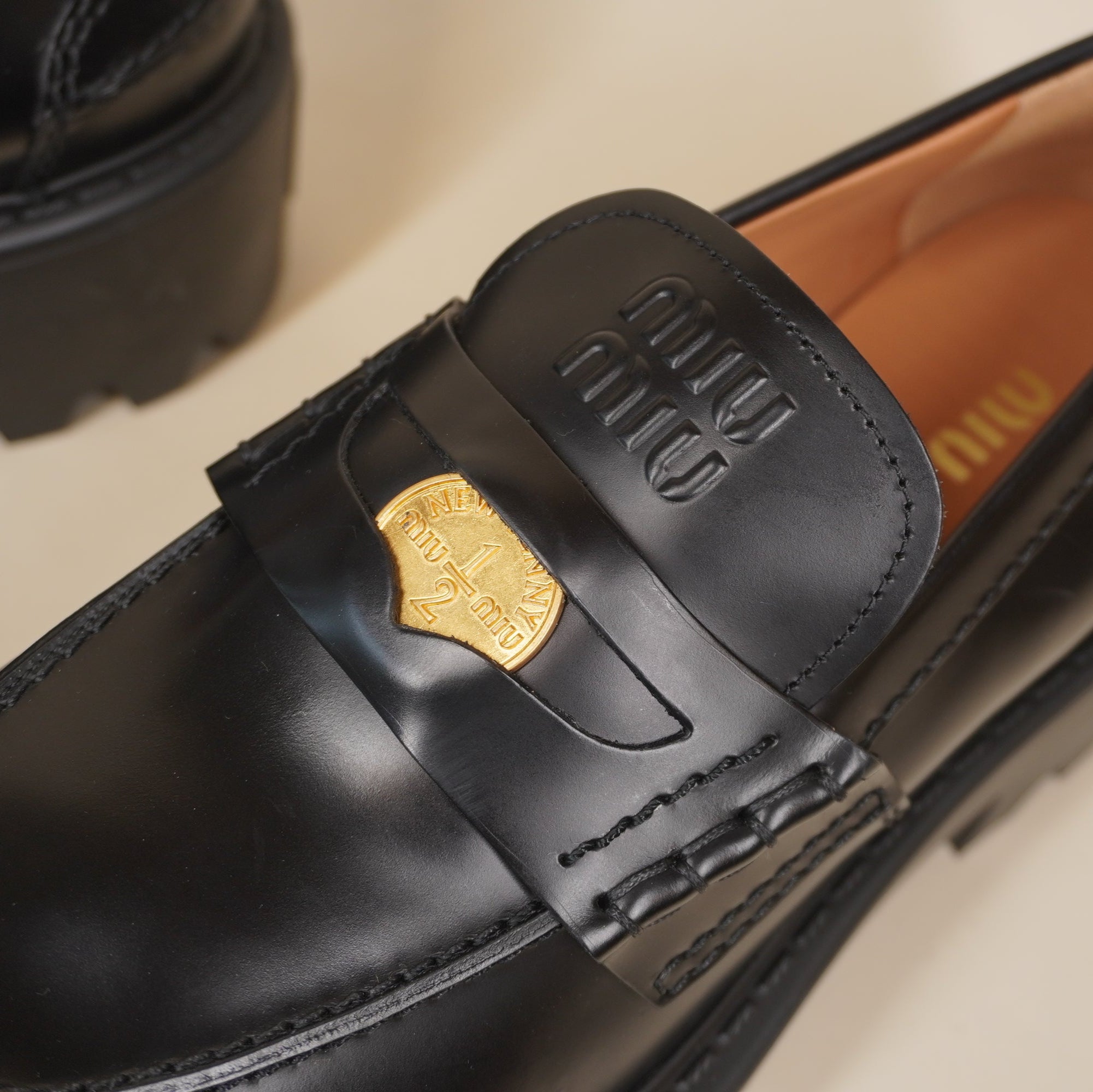 PRE-OWNED Logo-plaque Leather Loafers Shoes Size 38
