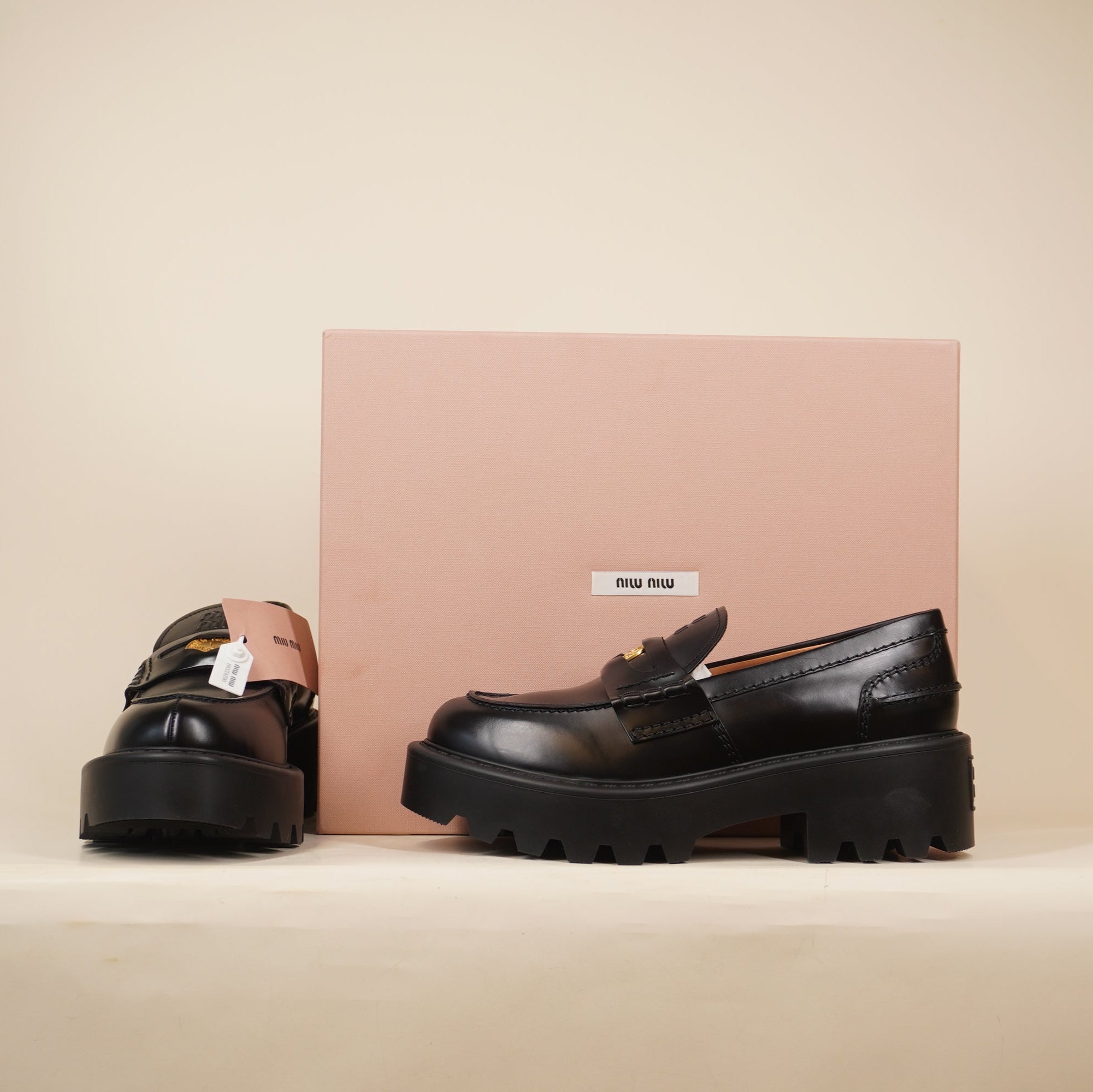 PRE-OWNED Logo-plaque Leather Loafers Shoes Size 38