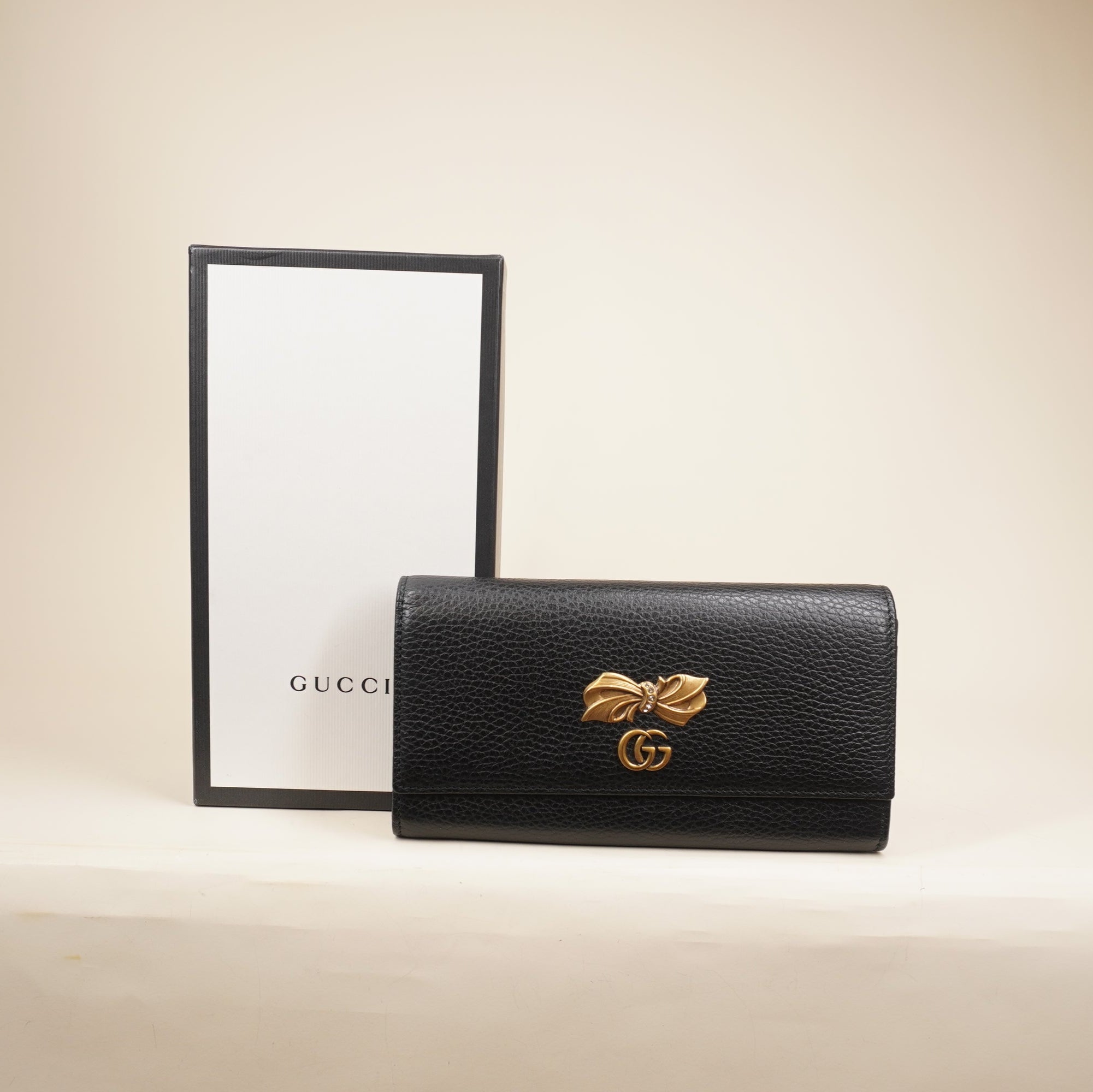 PRE-OWNED Black GG Marmont Grained Ribbon Continental Wallet