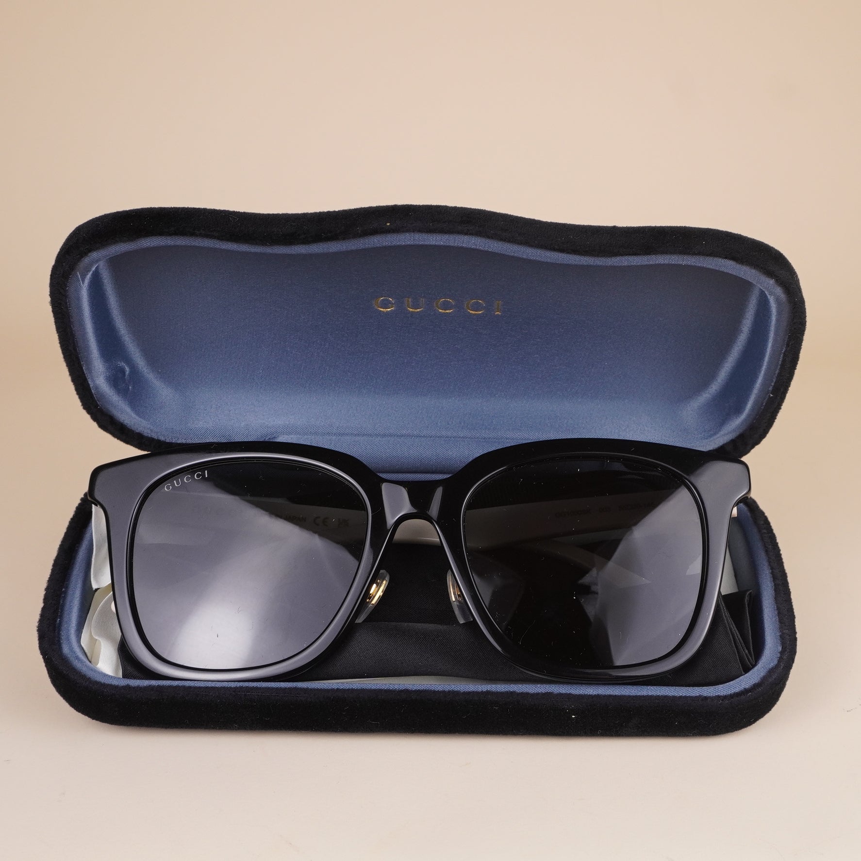 PRE-OWNED GG Sunglasses Women's Black/White Square GG1000SK 003