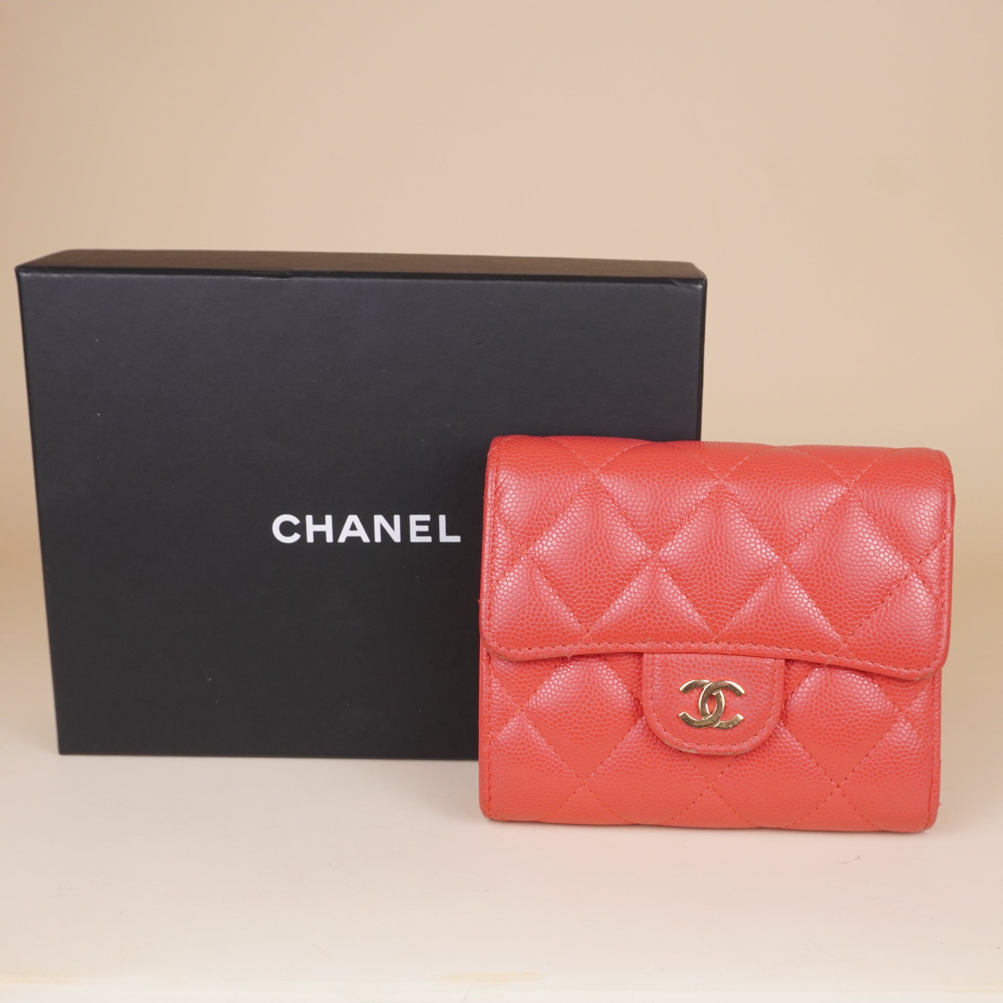 PRE-OWNED CC Pink Caviar Quilted Leather Flap Card Holder