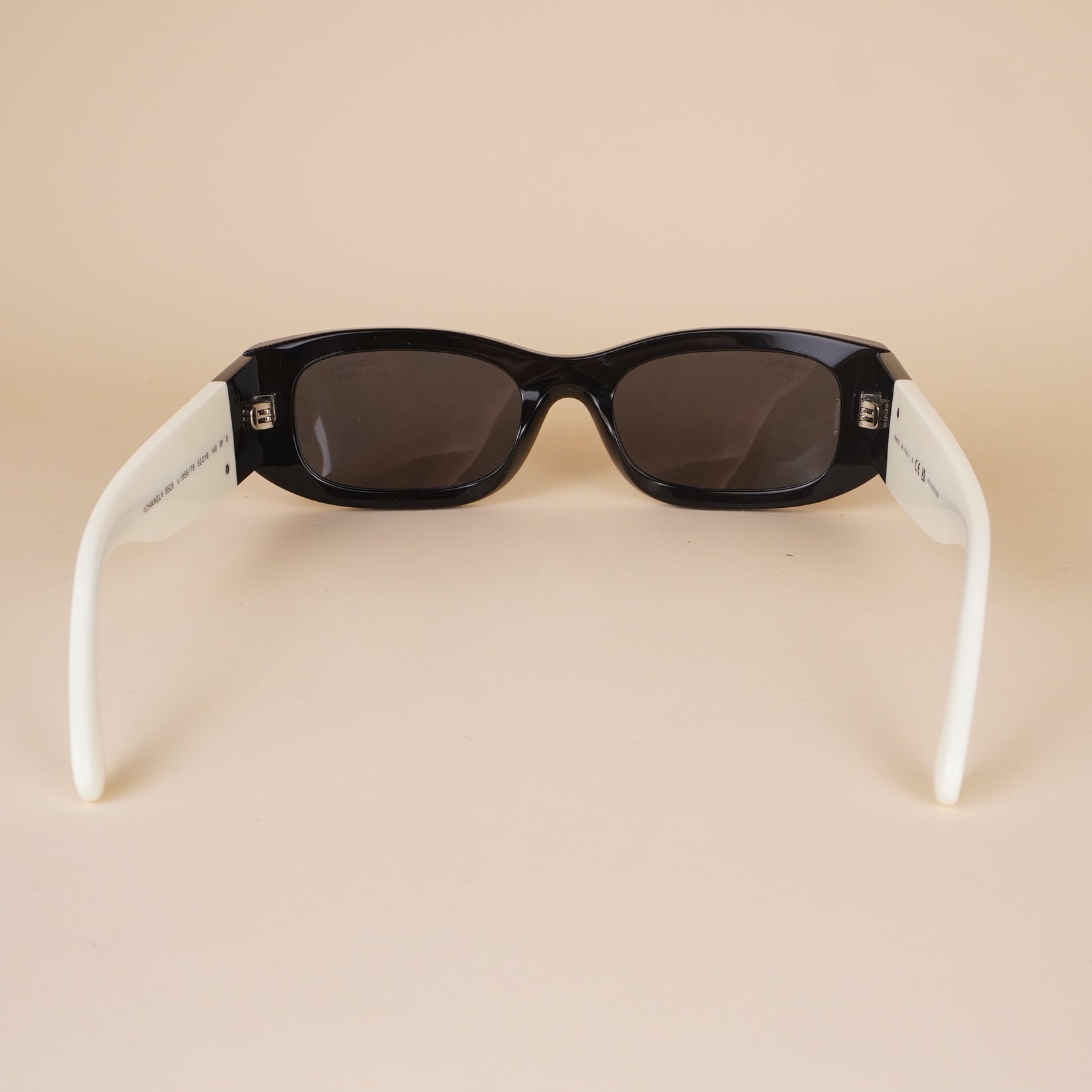 PRE-OWNED CC Women's Black Sunglass Rectangle Sunglasses Ch5525