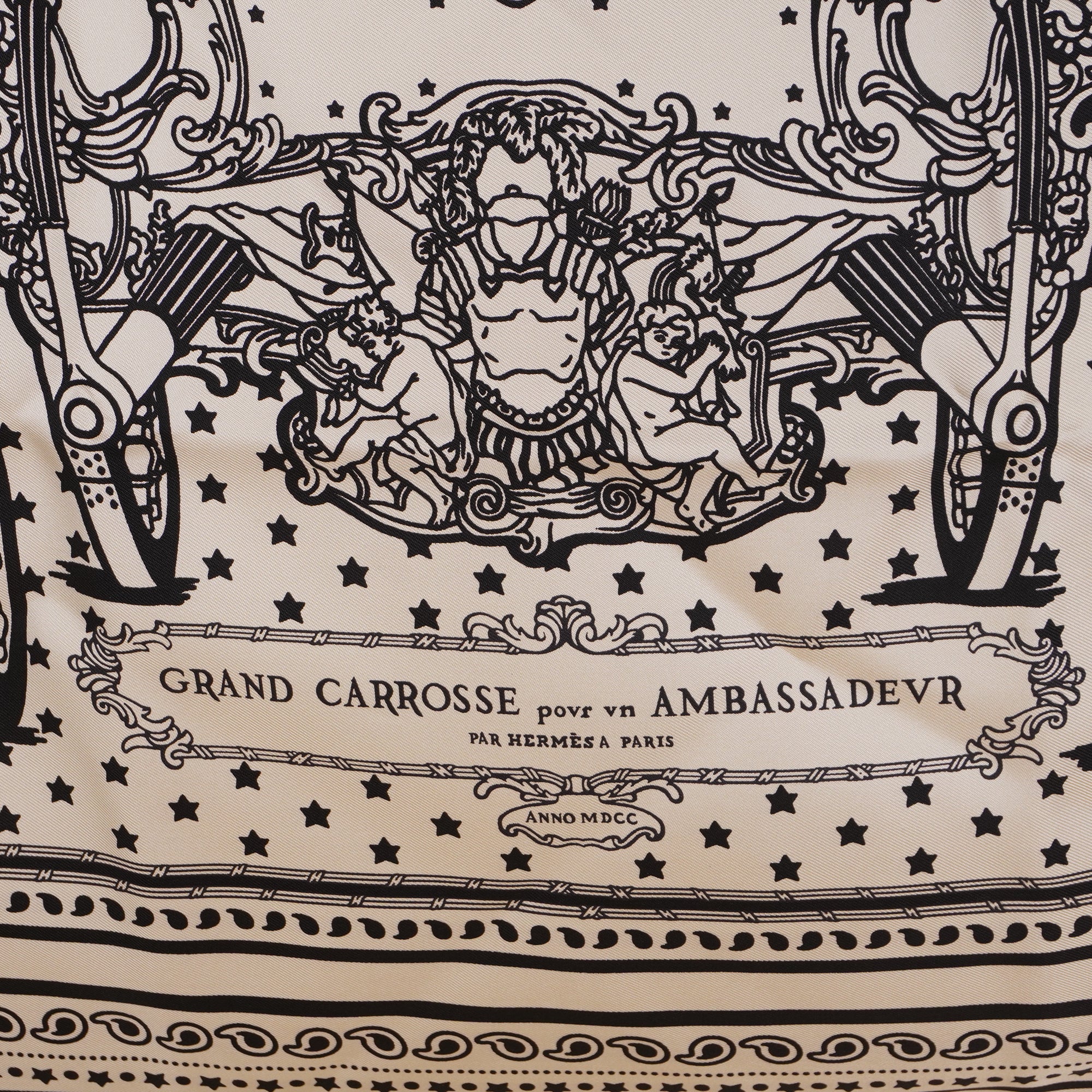 PRE-OWNED Monochrome Carre Scarf Grand Carrosse pour un Ambassadeur