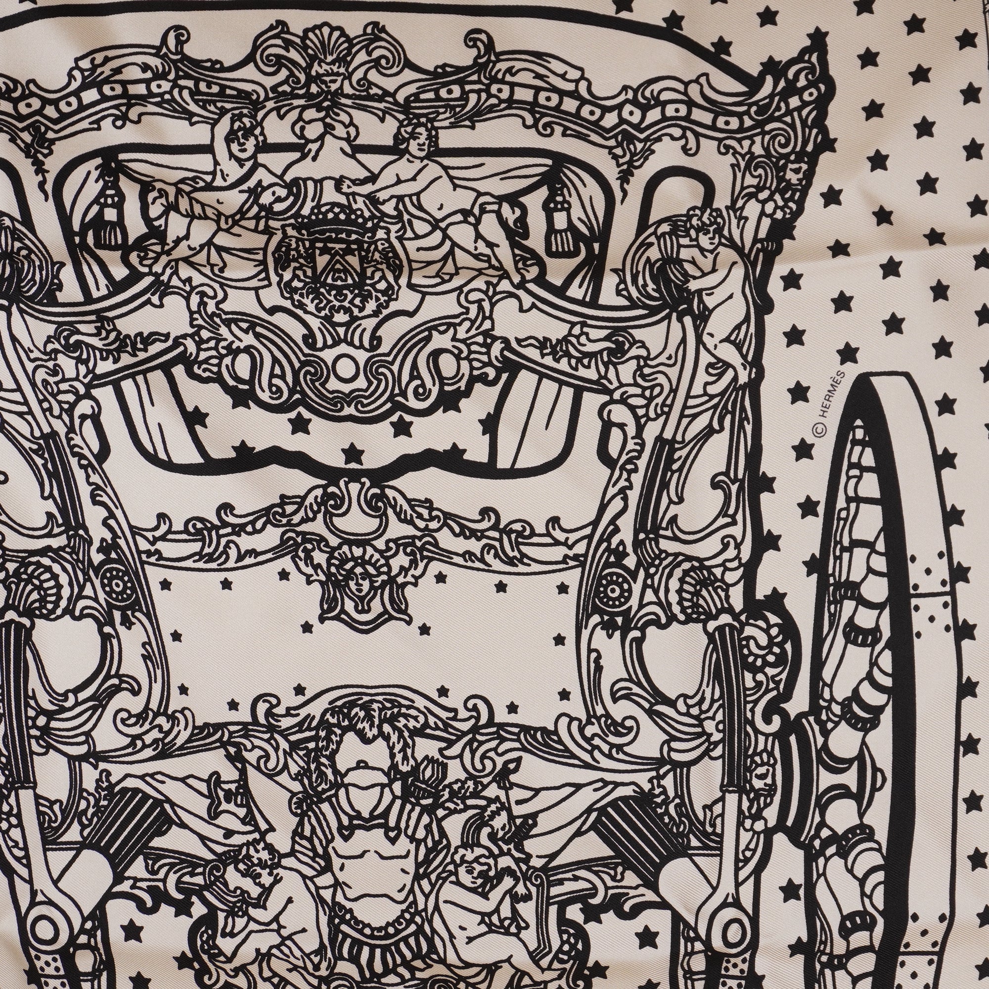PRE-OWNED Monochrome Carre Scarf Grand Carrosse pour un Ambassadeur