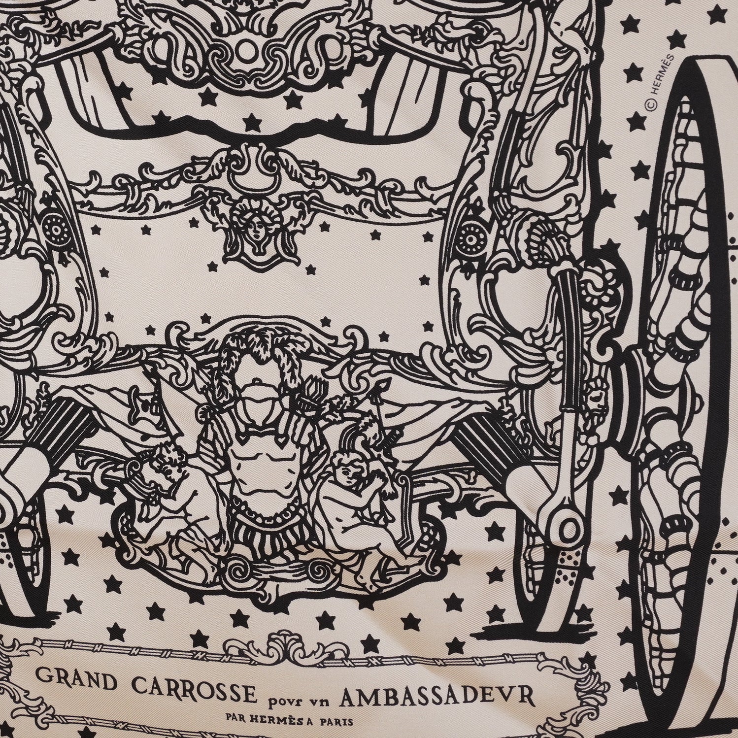 PRE-OWNED Monochrome Carre Scarf Grand Carrosse pour un Ambassadeur