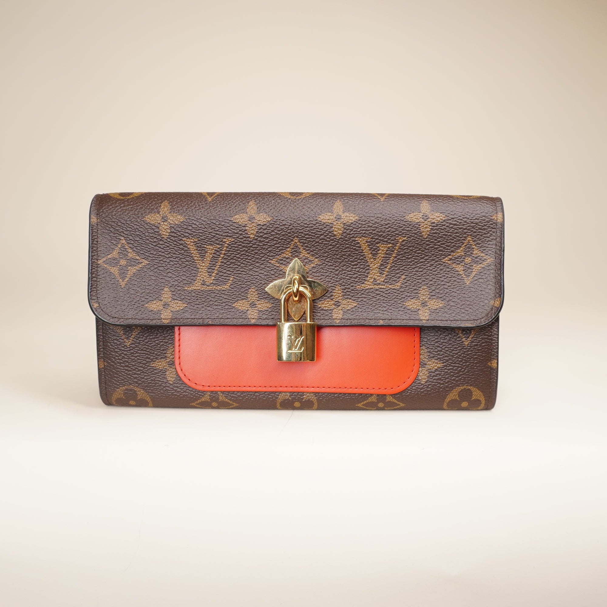 PRE-OWNED LV Monogram Flower Lock Compact Long Wallet Coquelicot