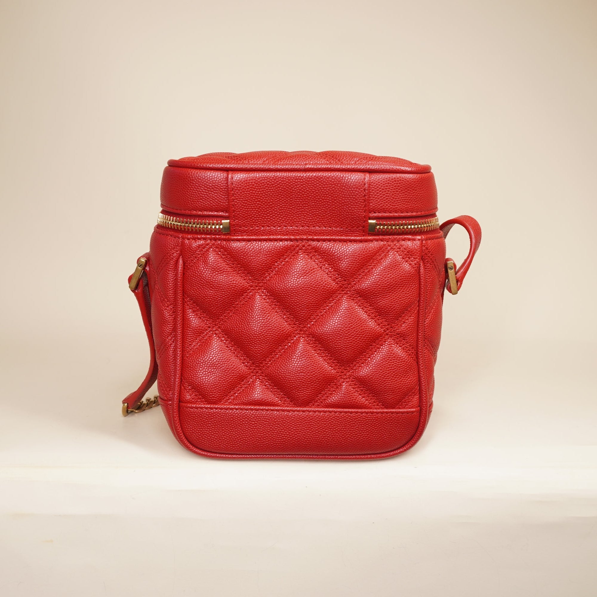 PRE-OWNED Grain de Poudre Quilted 80's Vanity Bag Red