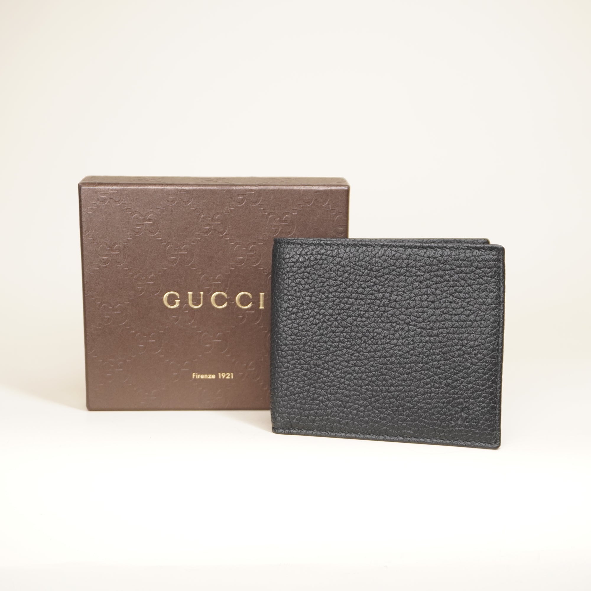 PRE-OWNED GG Black Grained Leather Bifold Man Wallet