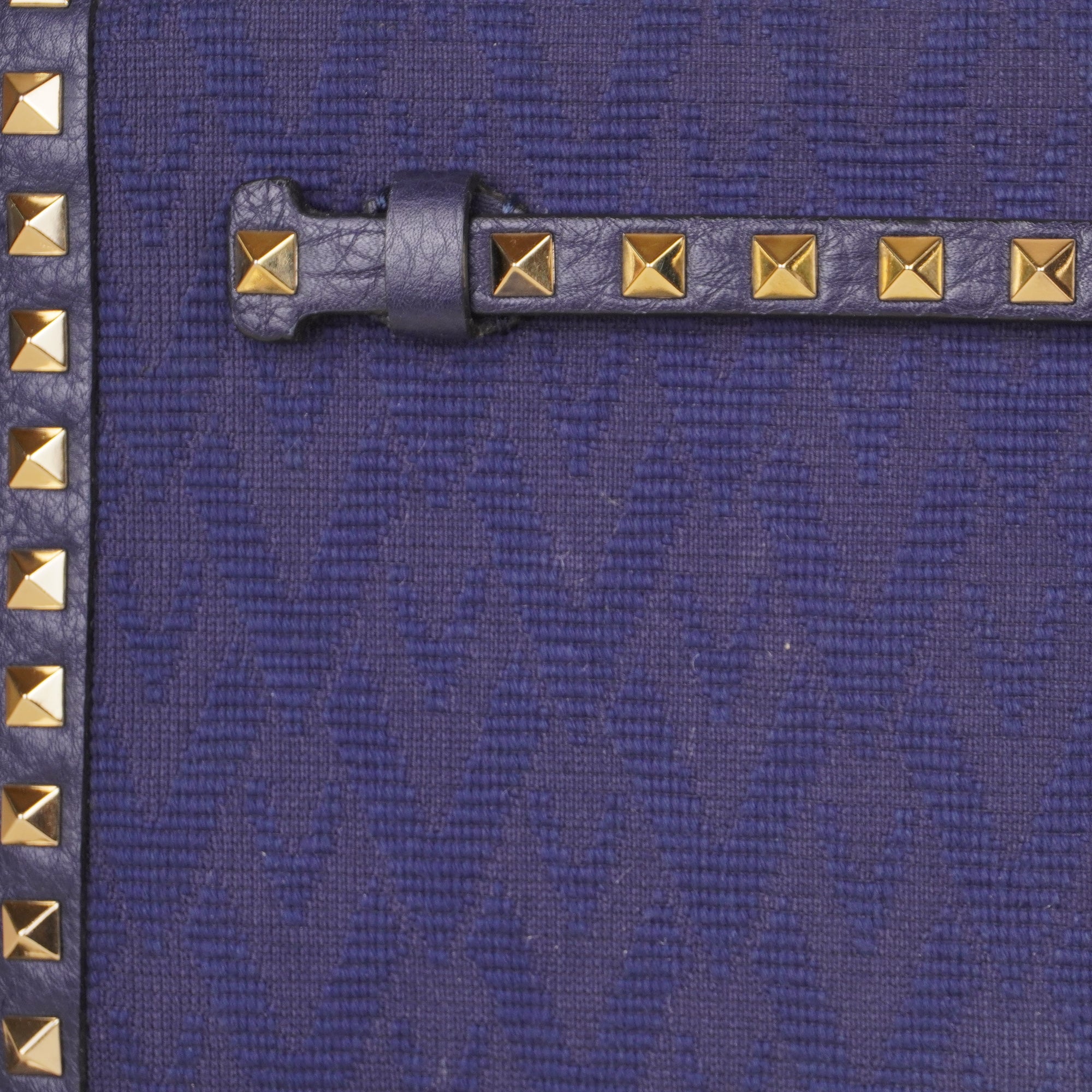 PRE-OWNED Navy Blue Leather Rockstud Wristlet Clutch