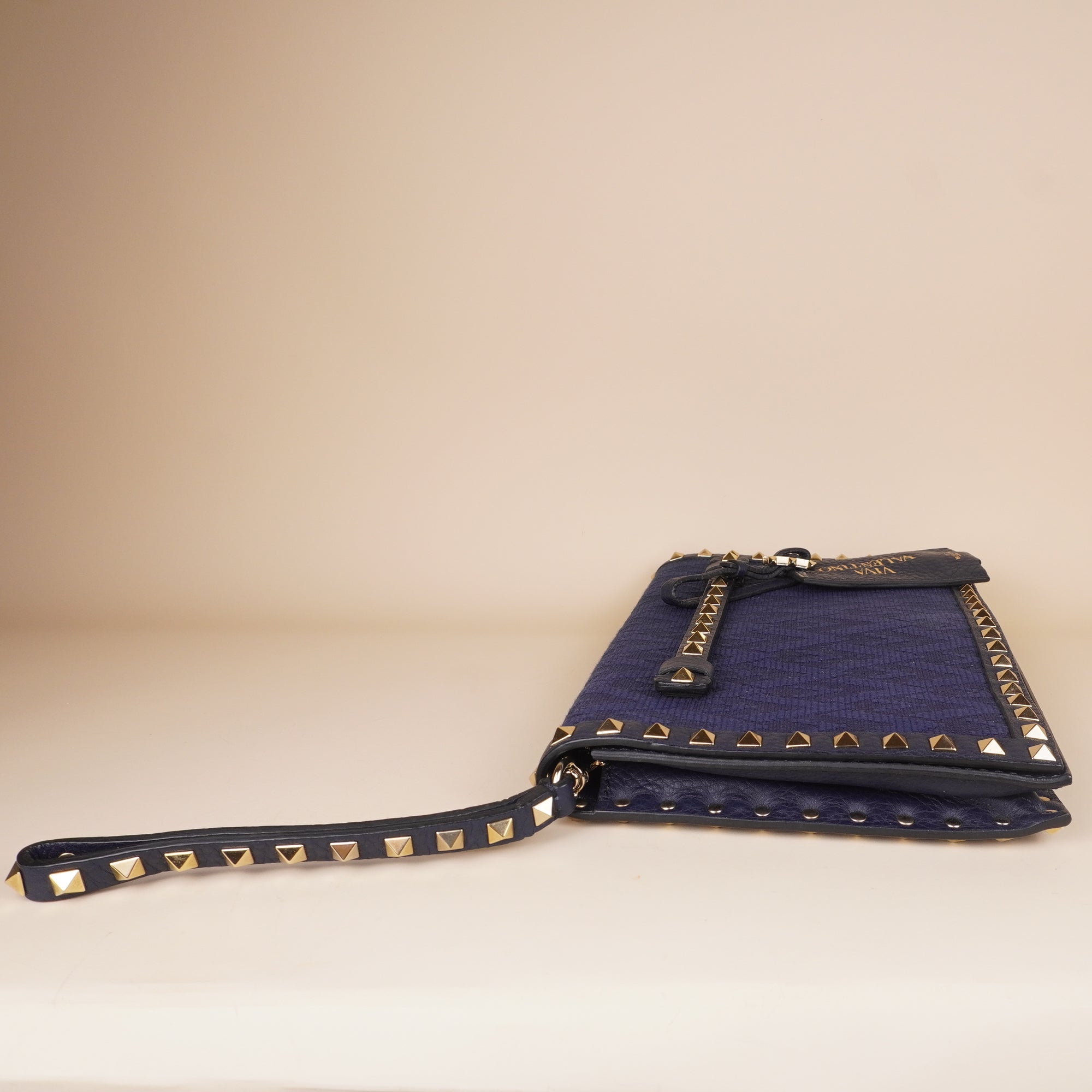 PRE-OWNED Navy Blue Leather Rockstud Wristlet Clutch
