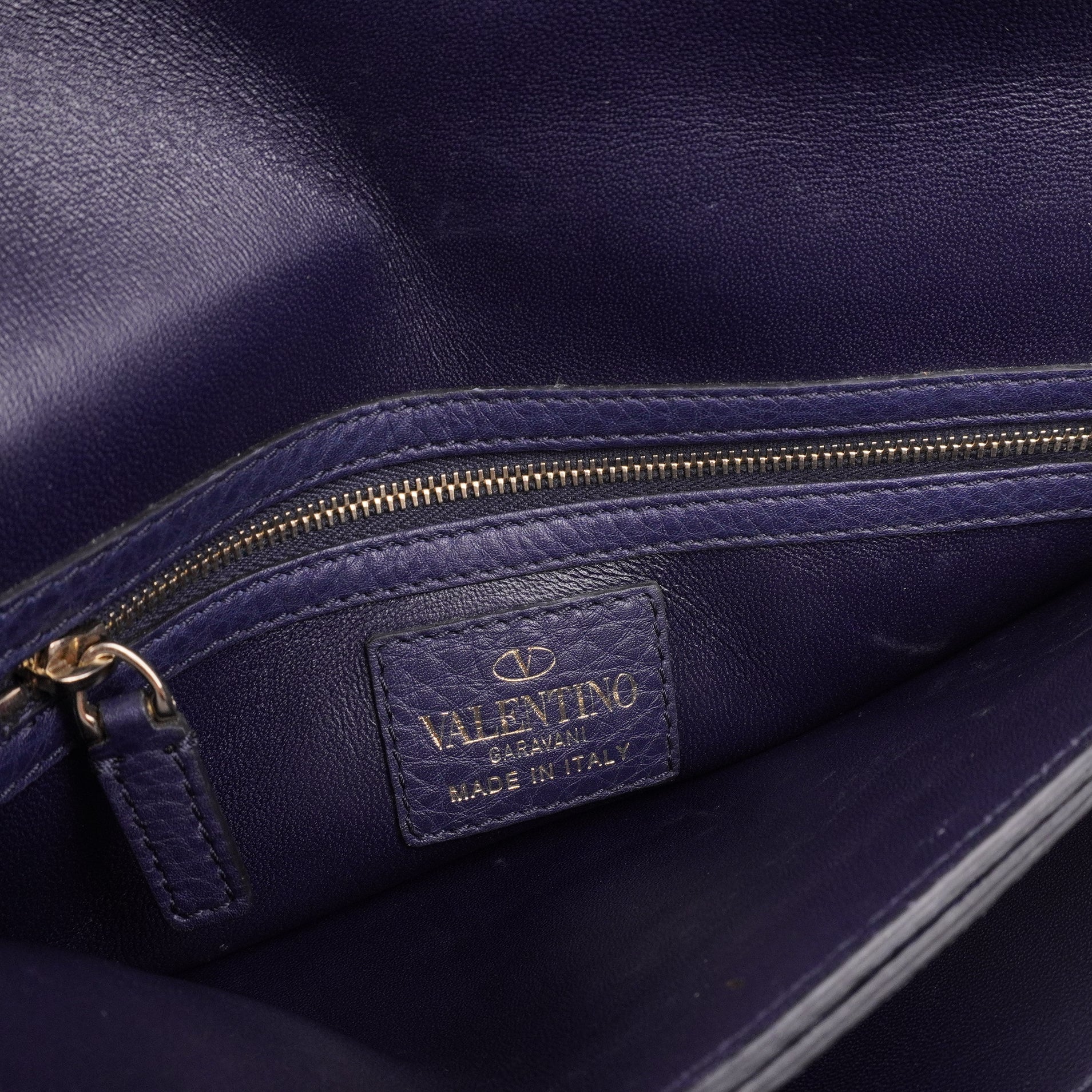 PRE-OWNED Navy Blue Leather Rockstud Wristlet Clutch