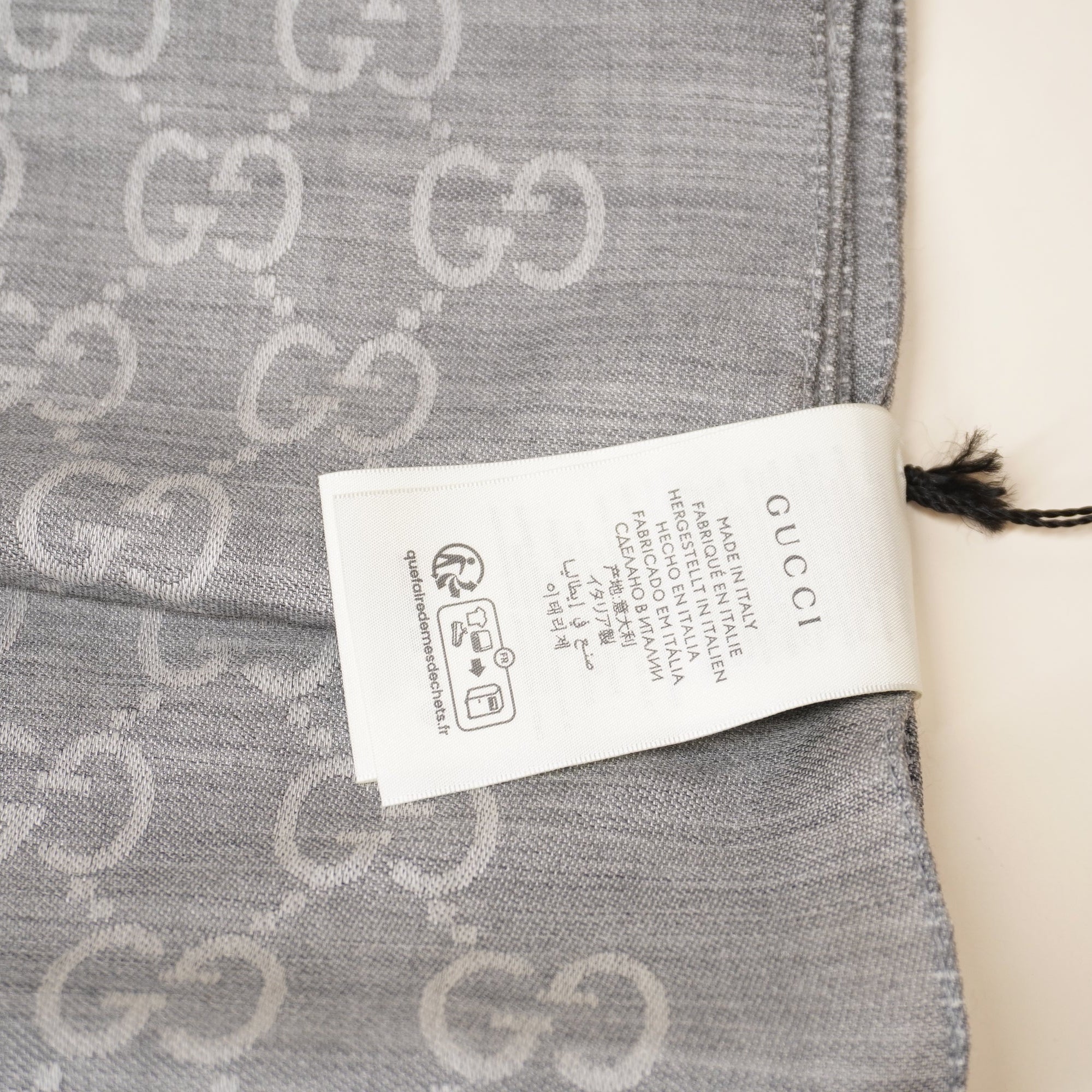 PRE-OWNED GG Grey Jacquard Scarf 